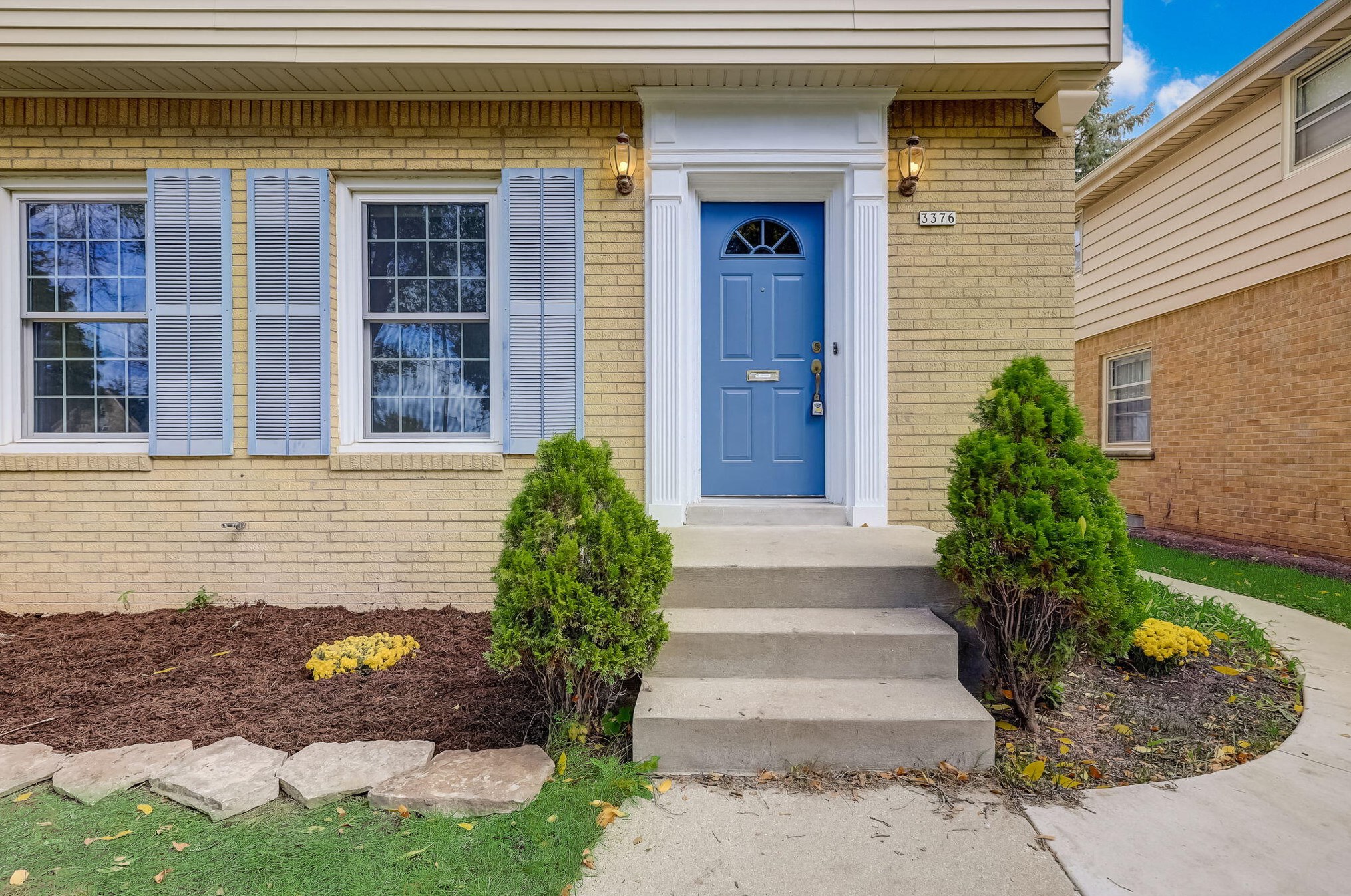 3376 N 93rd St, Milwaukee, WI 53222