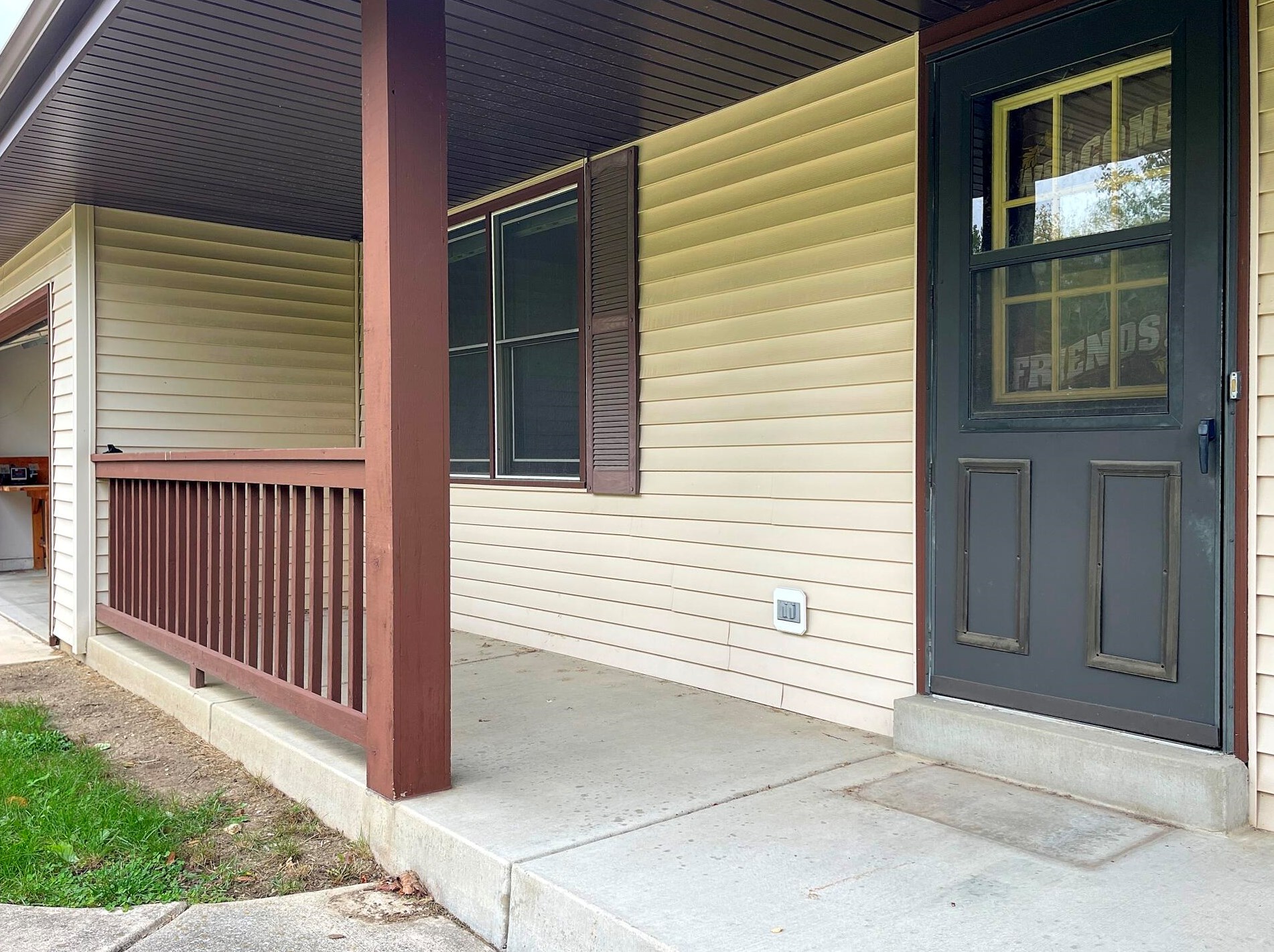 9400 Kinney Ln, Oak Creek, WI 53154-4702