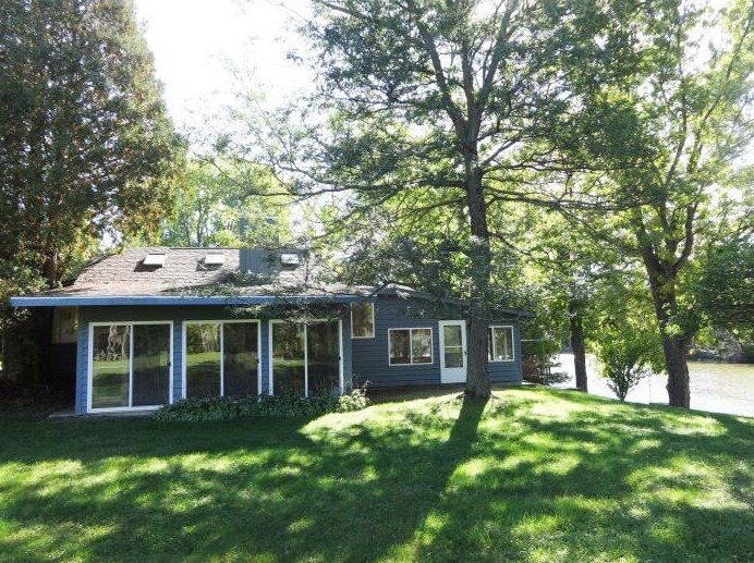 35203 Lakeshore Dr, Lyons, WI 53105