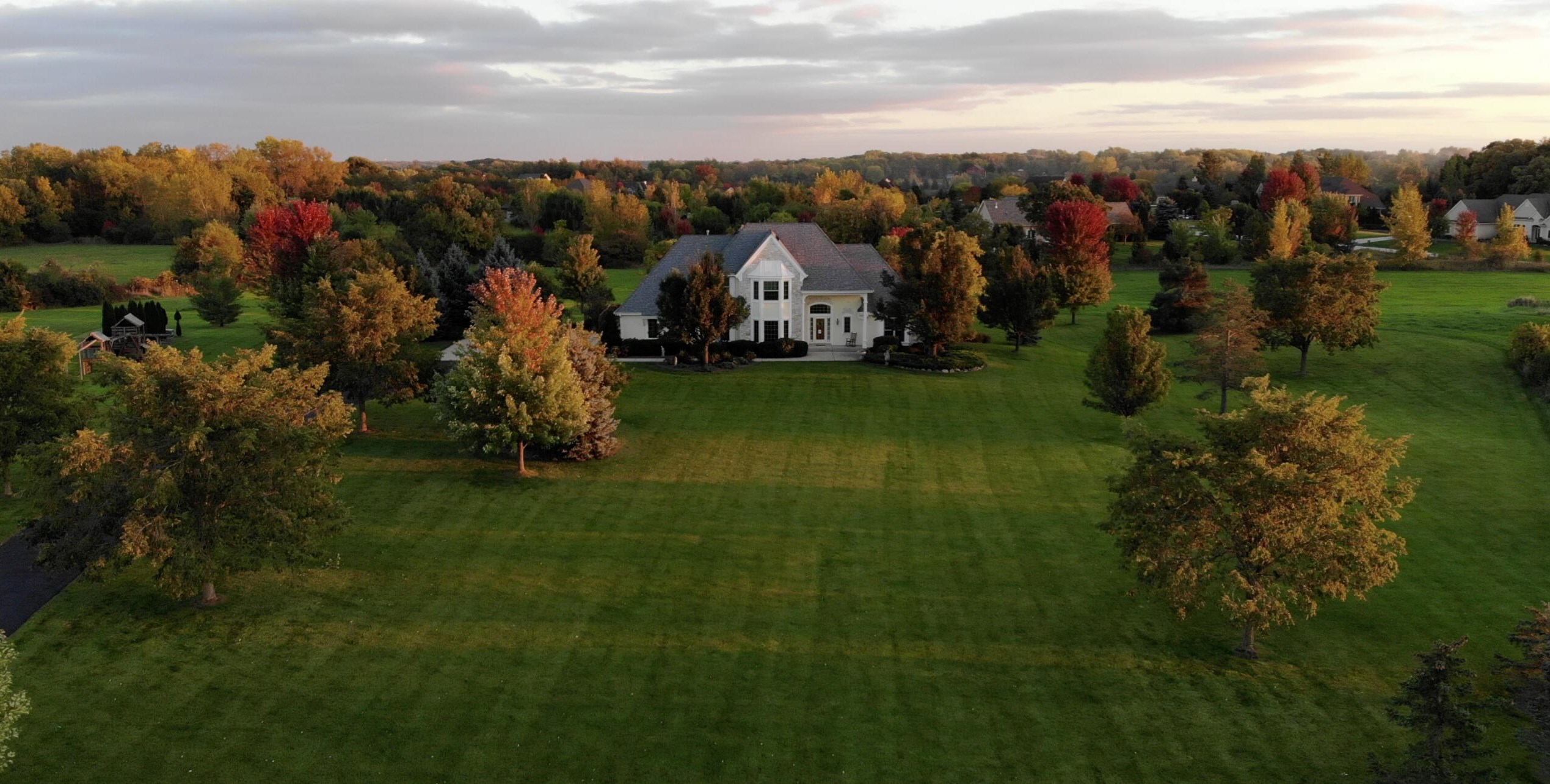 6117 Madeline Ln, Caledonia, WI 53108