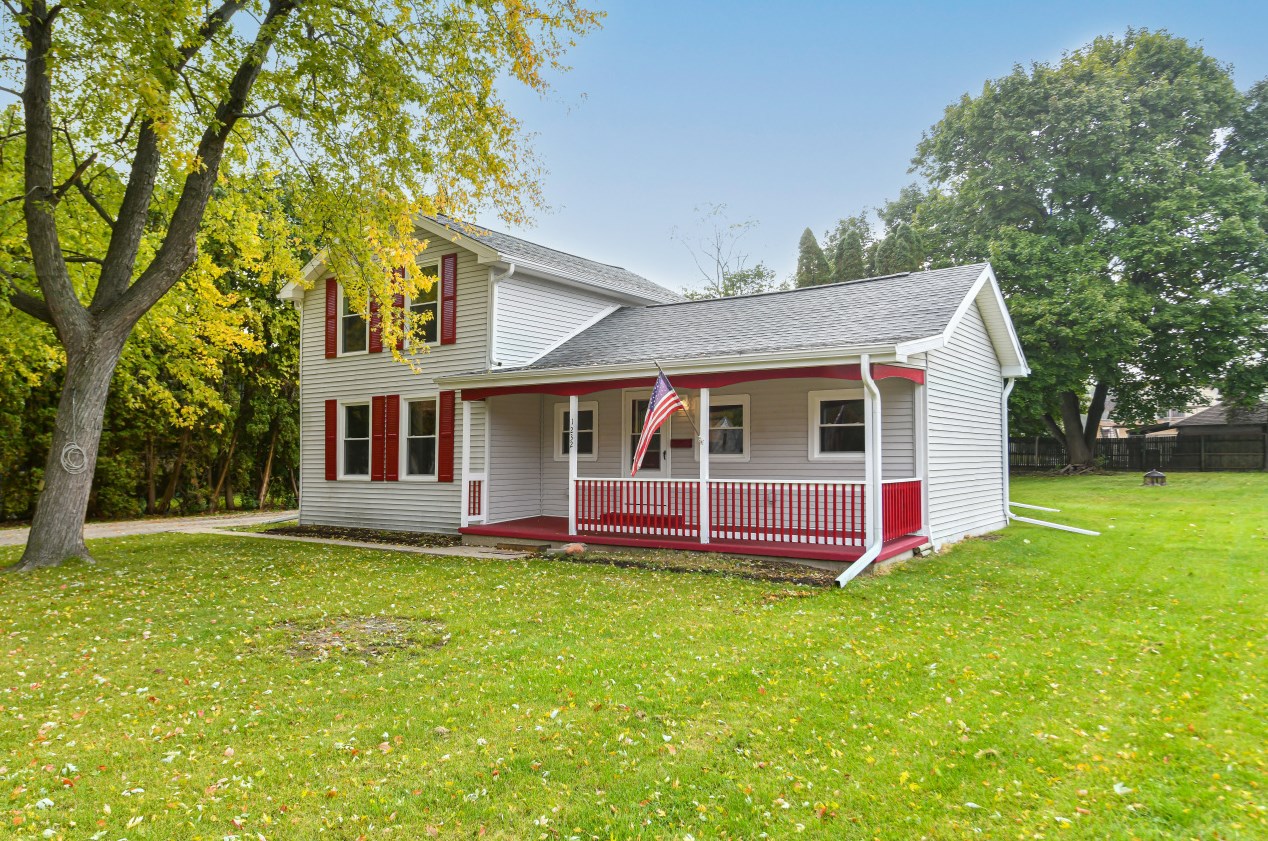 1232 Barnes St, Delavan WI  53115-1304 exterior