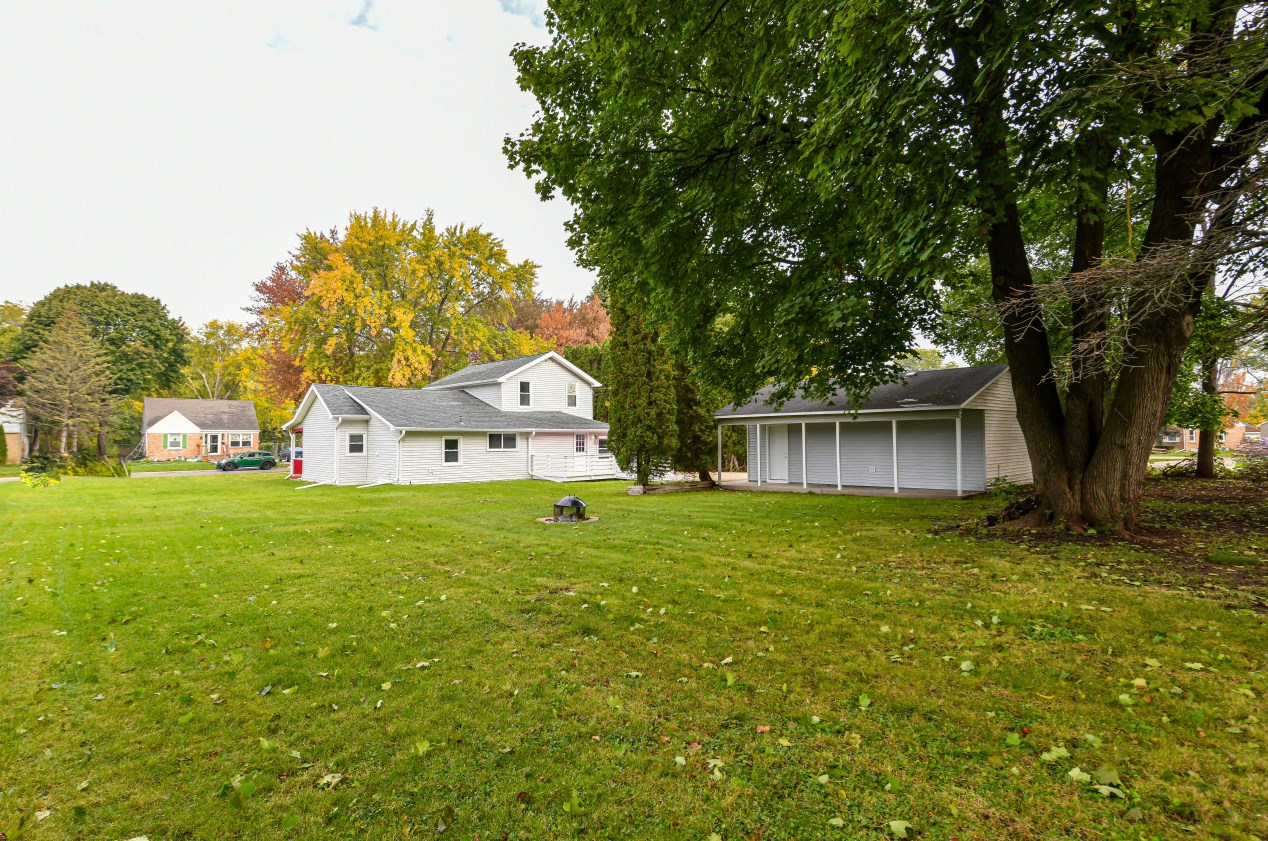 1232 Barnes St, Delavan WI  53115-1304 exterior