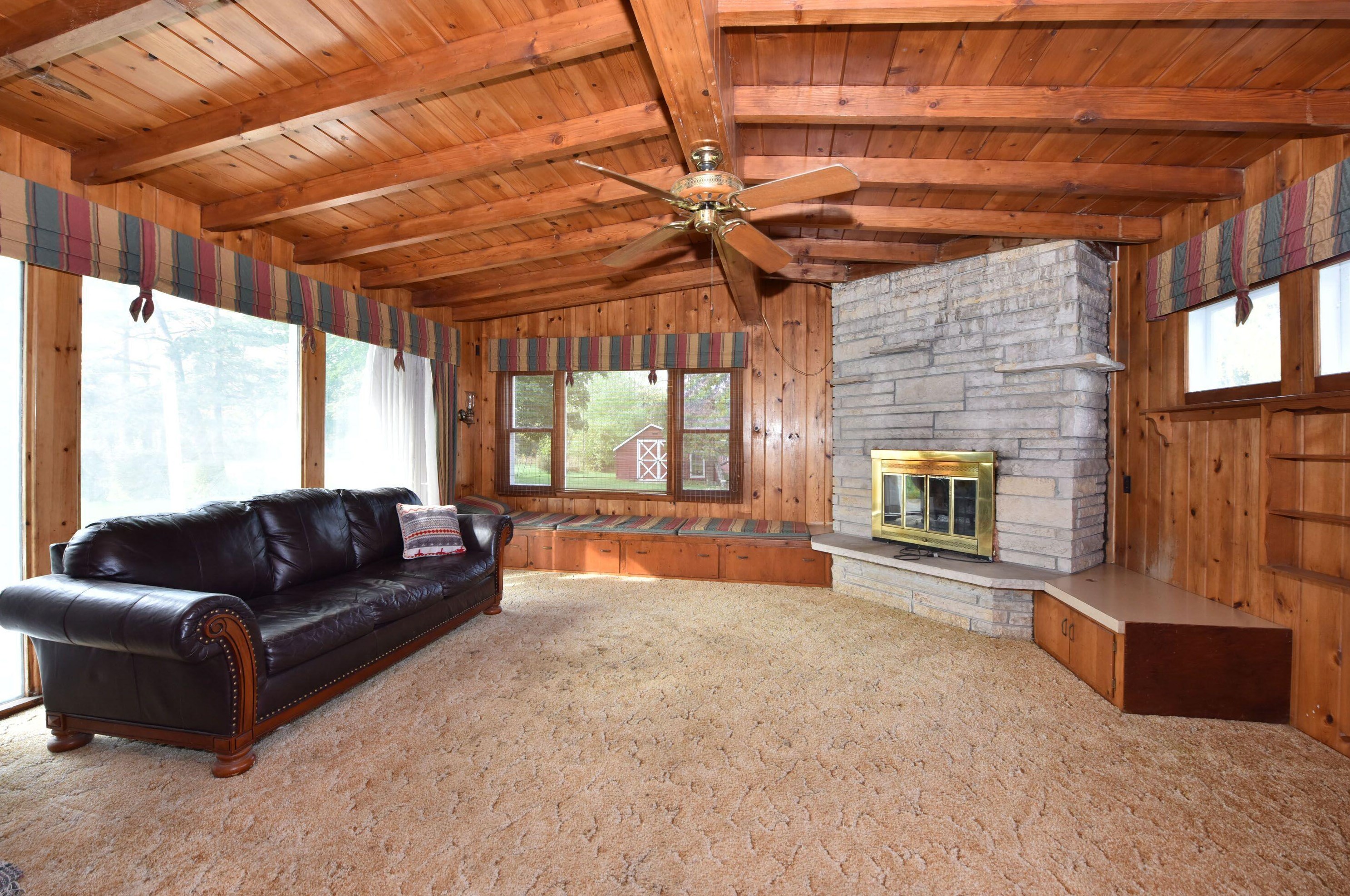 1535 S Calhoun Rd, Waukesha, WI 53151