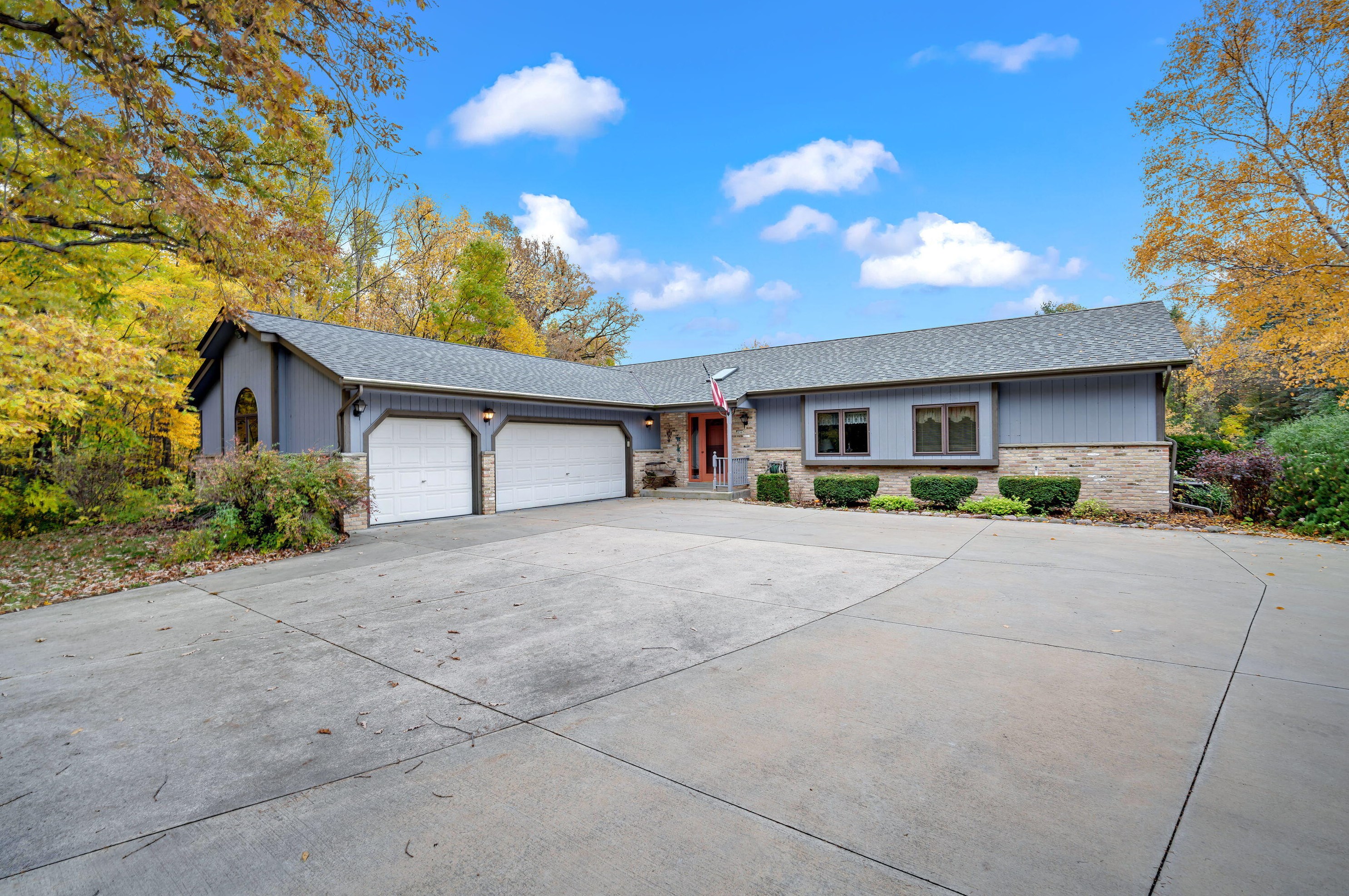 2385 Cedar Creek Rd, Jackson, WI 53037