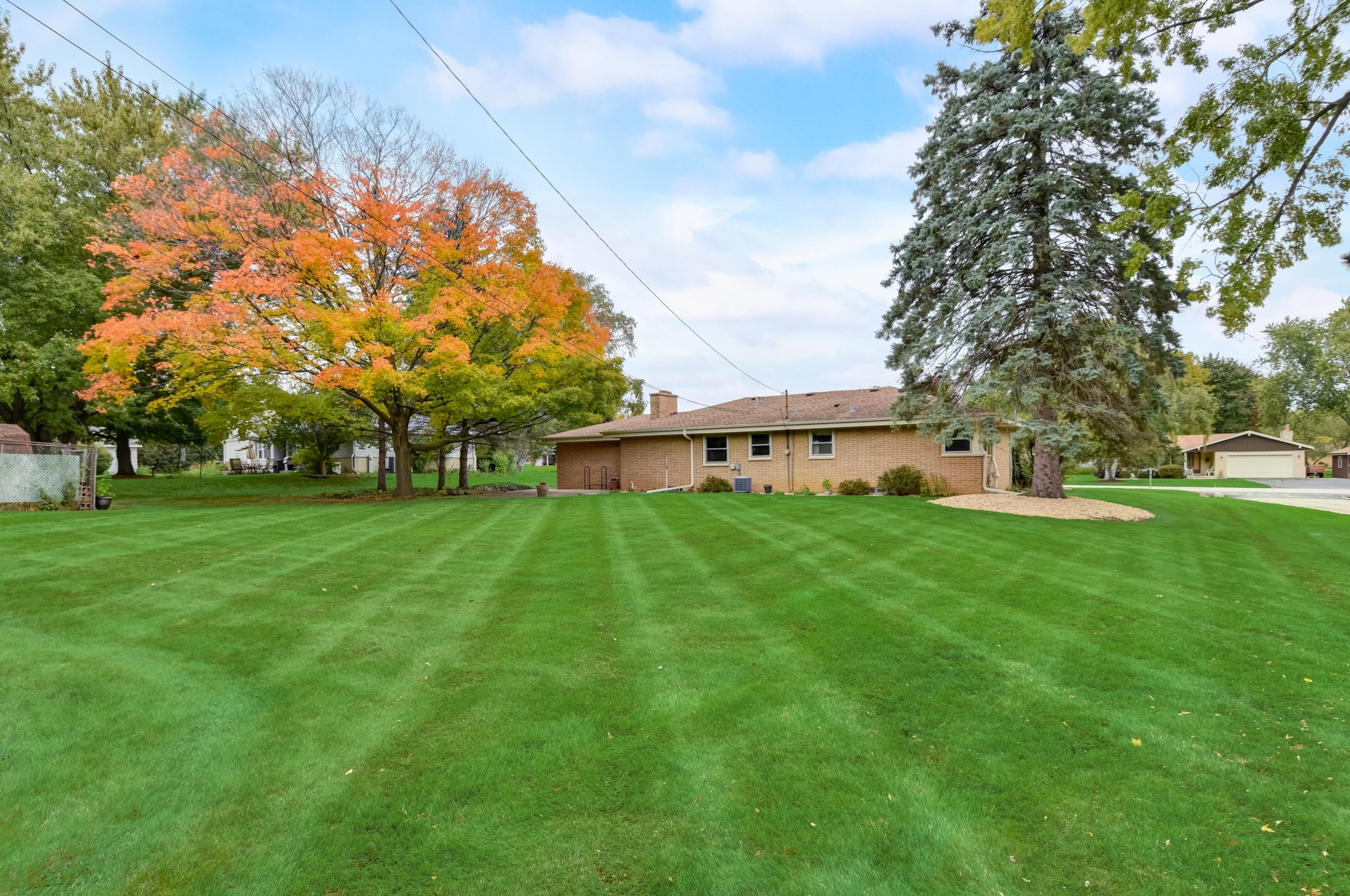 16785 W Hearthside Dr, Waukesha, WI 53151