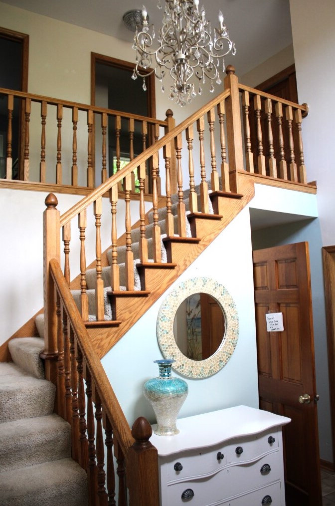 1220 Cavalier Dr, Waukesha, WI 53186