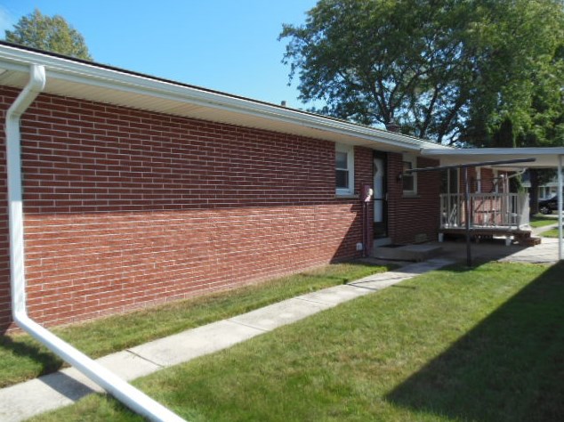3830 S 14th St, Sheboygan, WI 53081