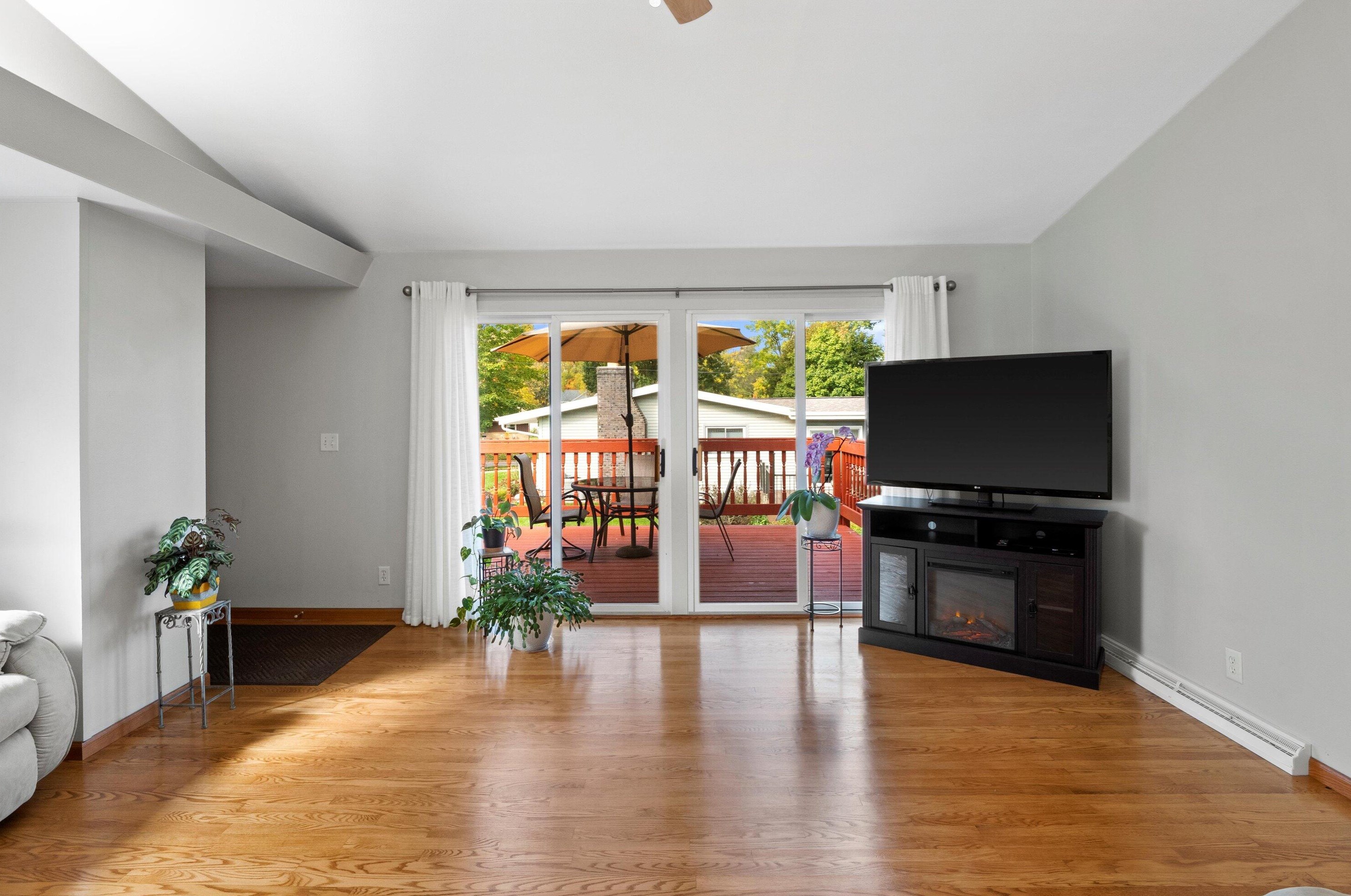 7312 Earl Ave, Greendale, WI 53129