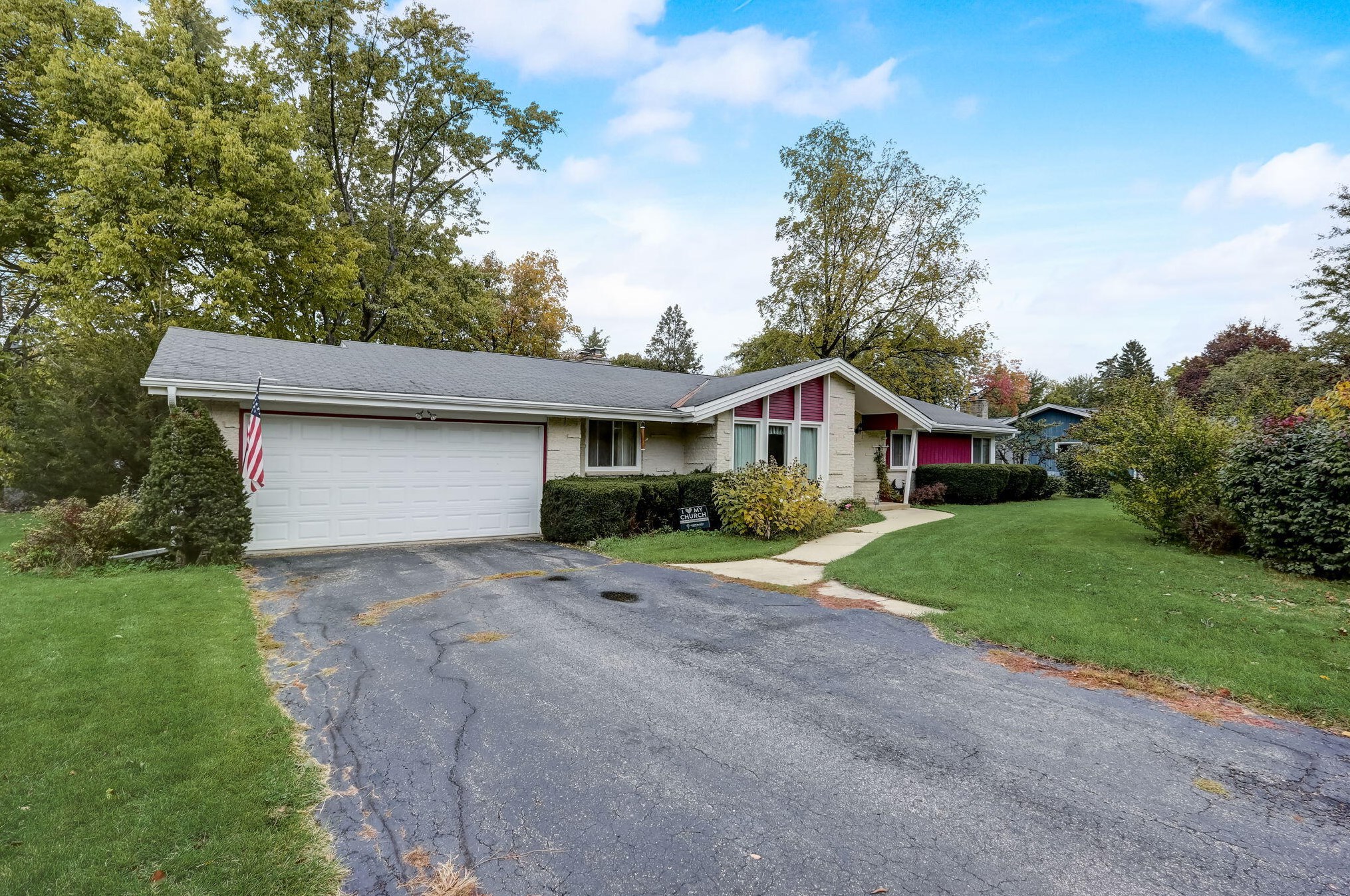 17540 Continental Dr, Brookfield, WI 53045-1275