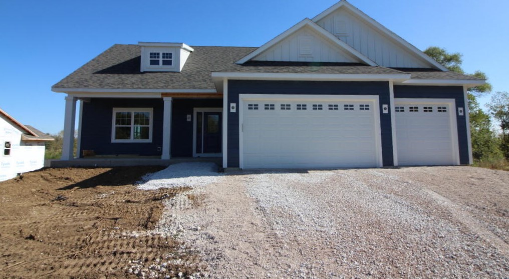 1006 Fairway Dr, Twin Lakes, WI 53181
