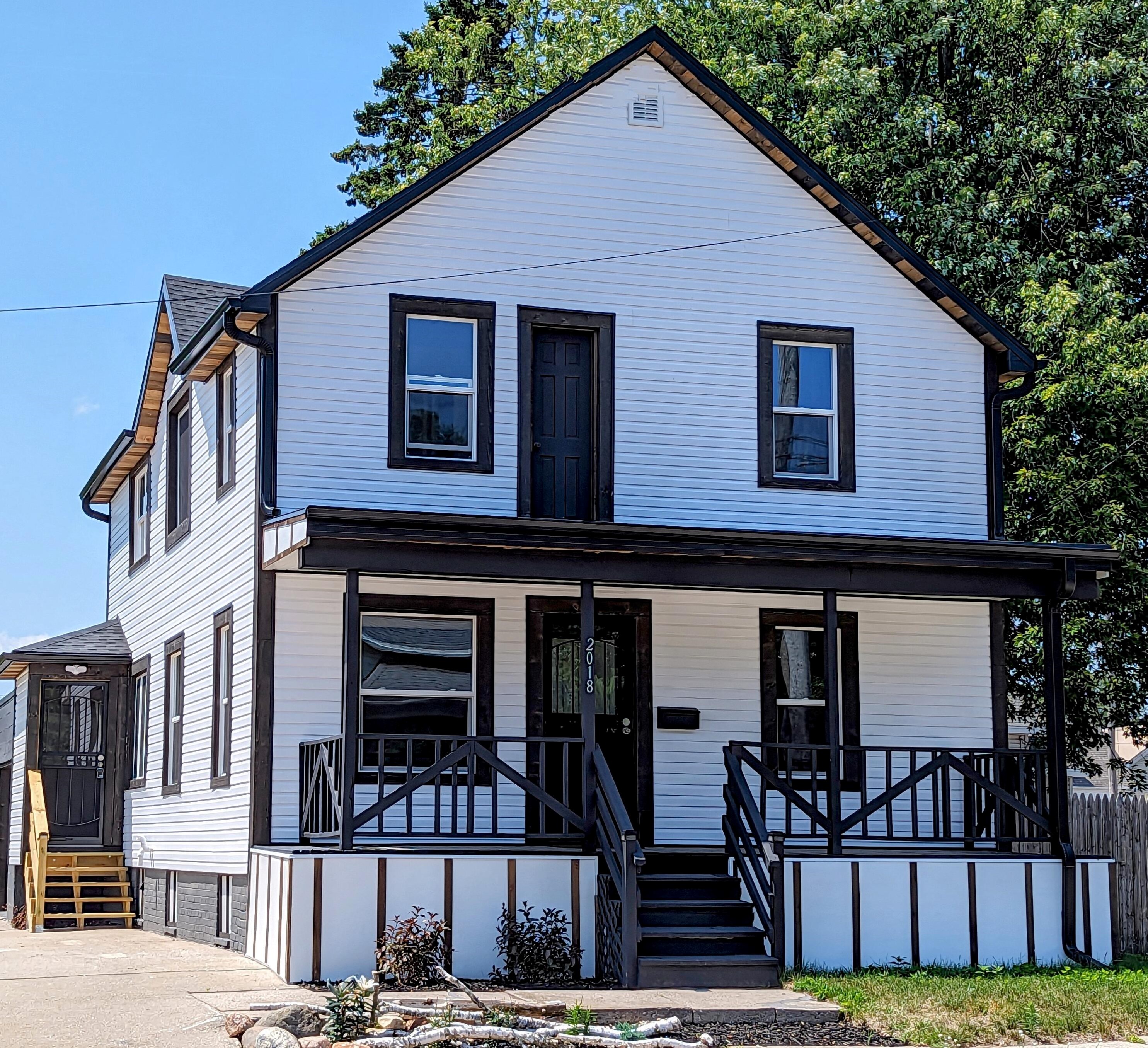 2018 Monroe St, Two Rivers, WI 54241