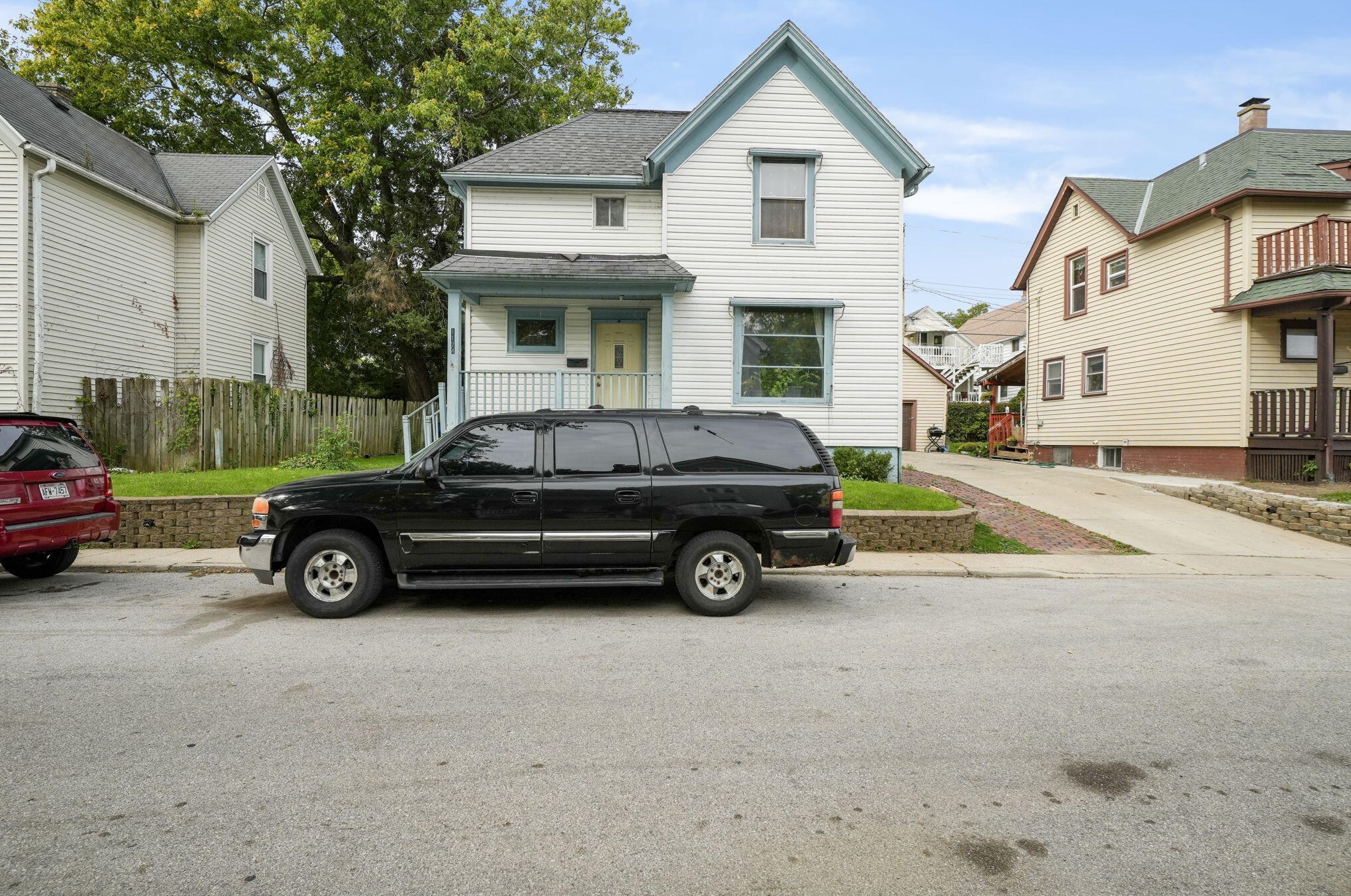 1124 Lewis St, Racine, WI 53404-2928