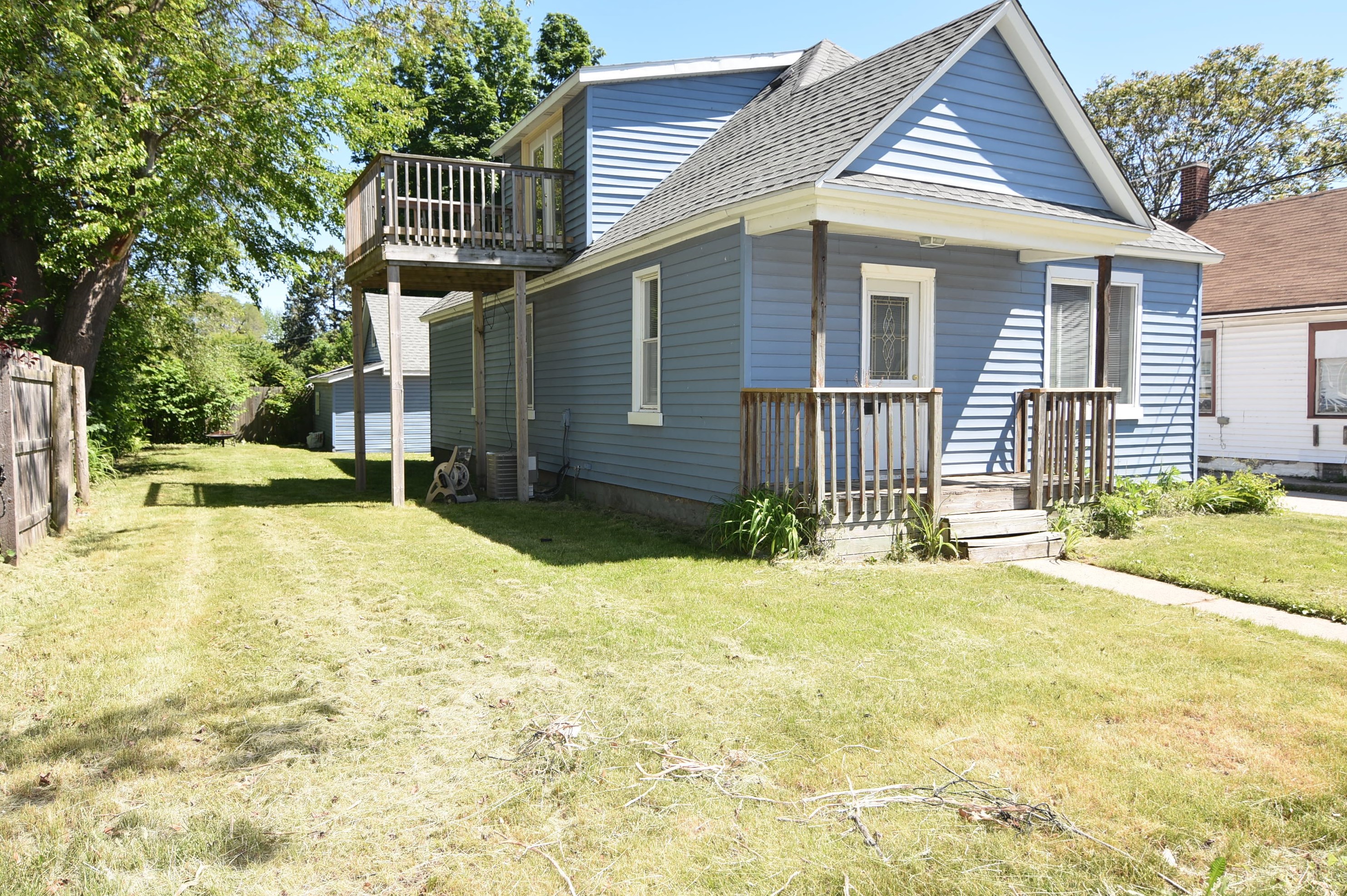 602 66th St, Kenosha, WI 53143