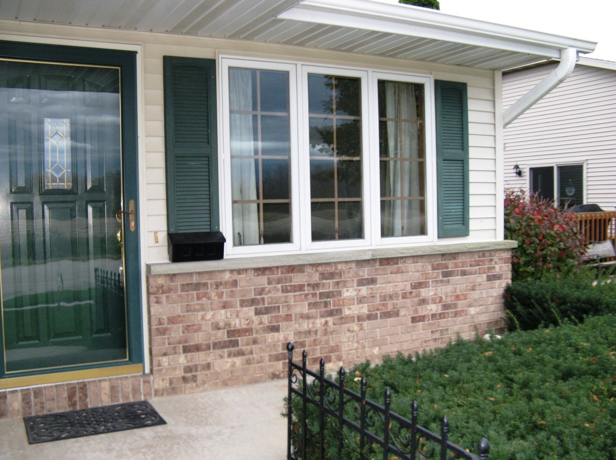 647 Minnesota Ave, Oostburg, WI 53070-1274