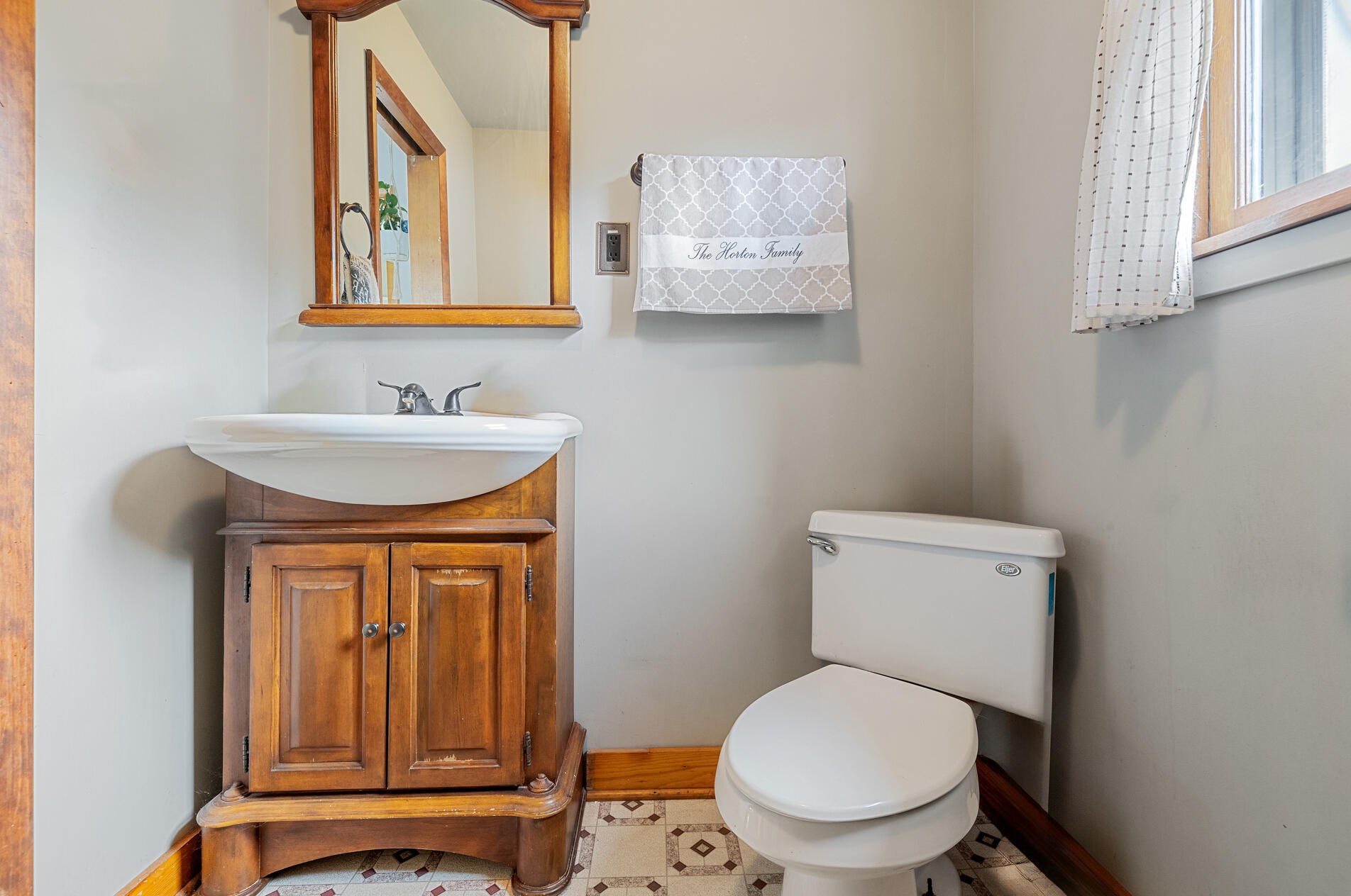 14 Valley St, Mayville WI  53050-2220 exterior