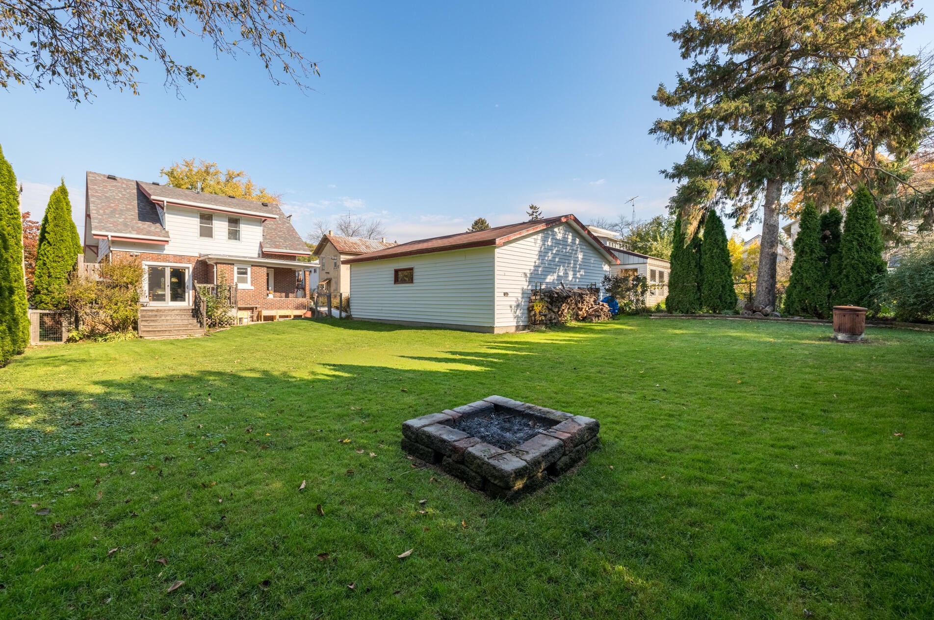 14 Valley St, Mayville WI  53050-2220 exterior