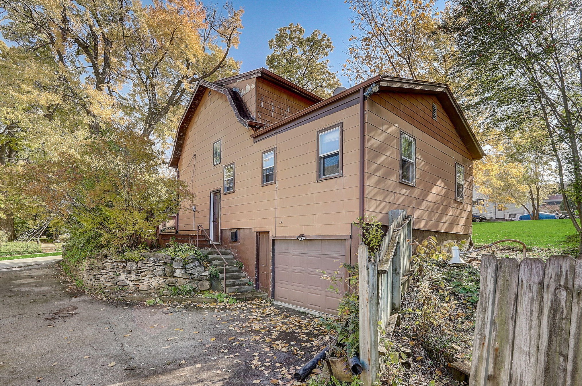 122 Caldwell St, Waukesha, WI 53188