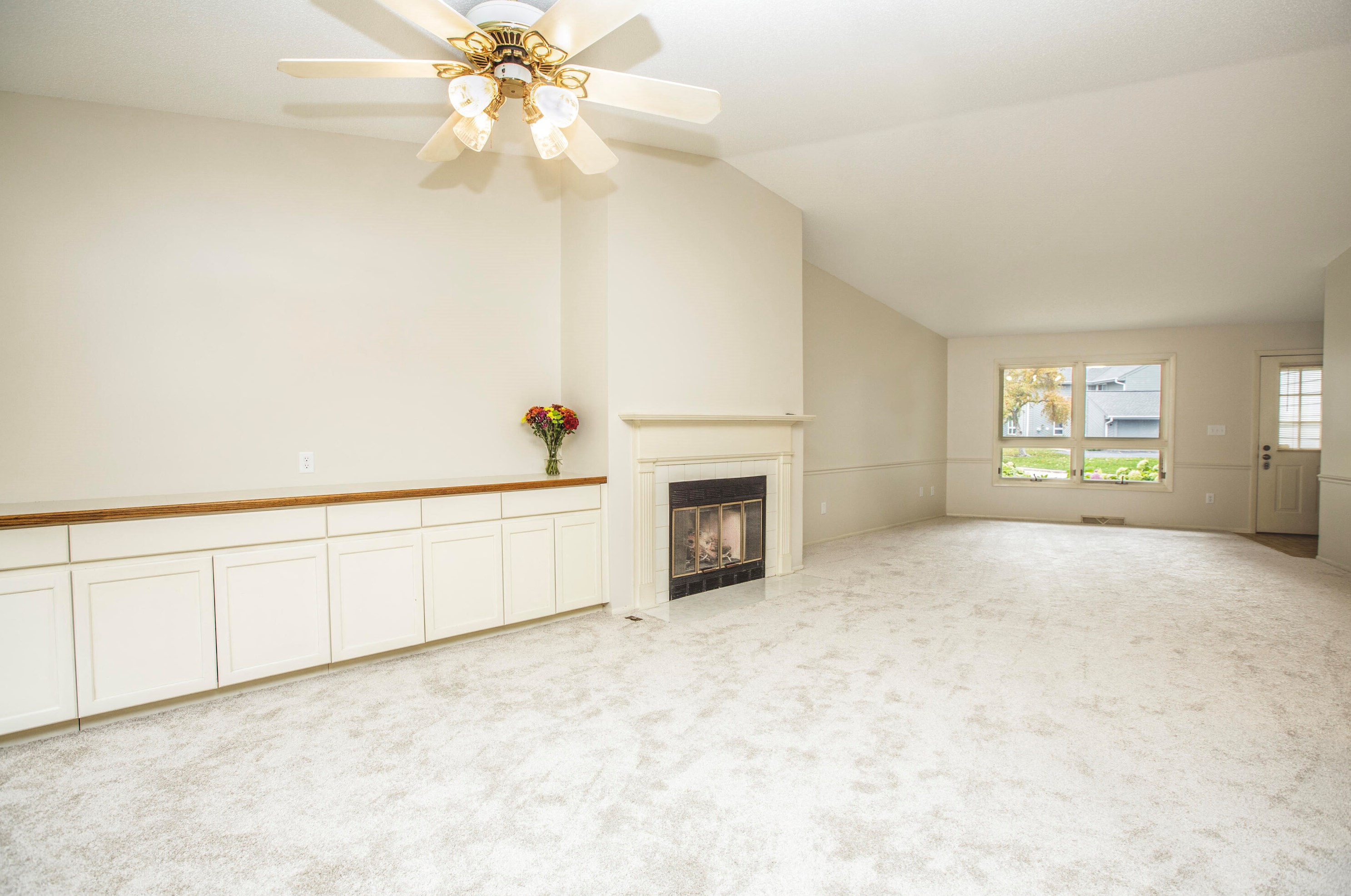 15612 W Ridge Rd, Waukesha, WI 53151