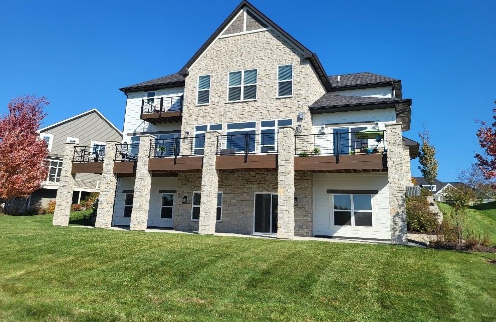 14437 71st Pl, Kenosha, WI 53142