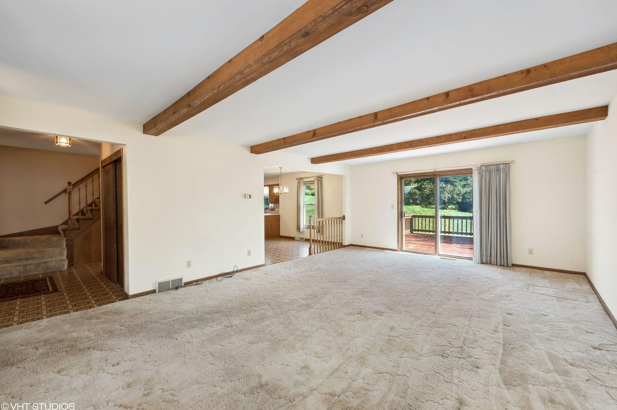 1915 Fieldcrest Ln, Waukesha, WI 53186