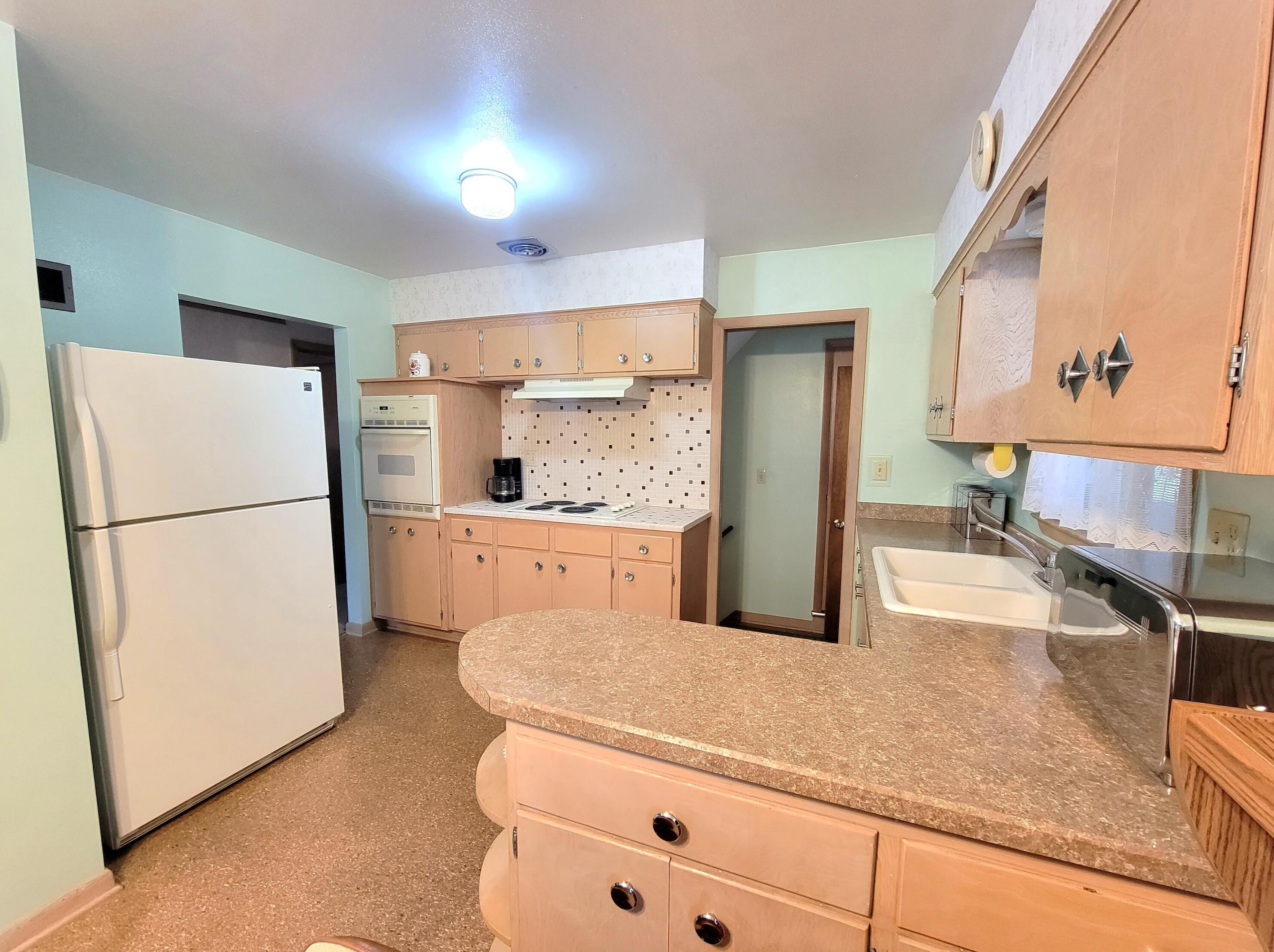 4028 W Acre Ave, Hales Corners, WI 53132