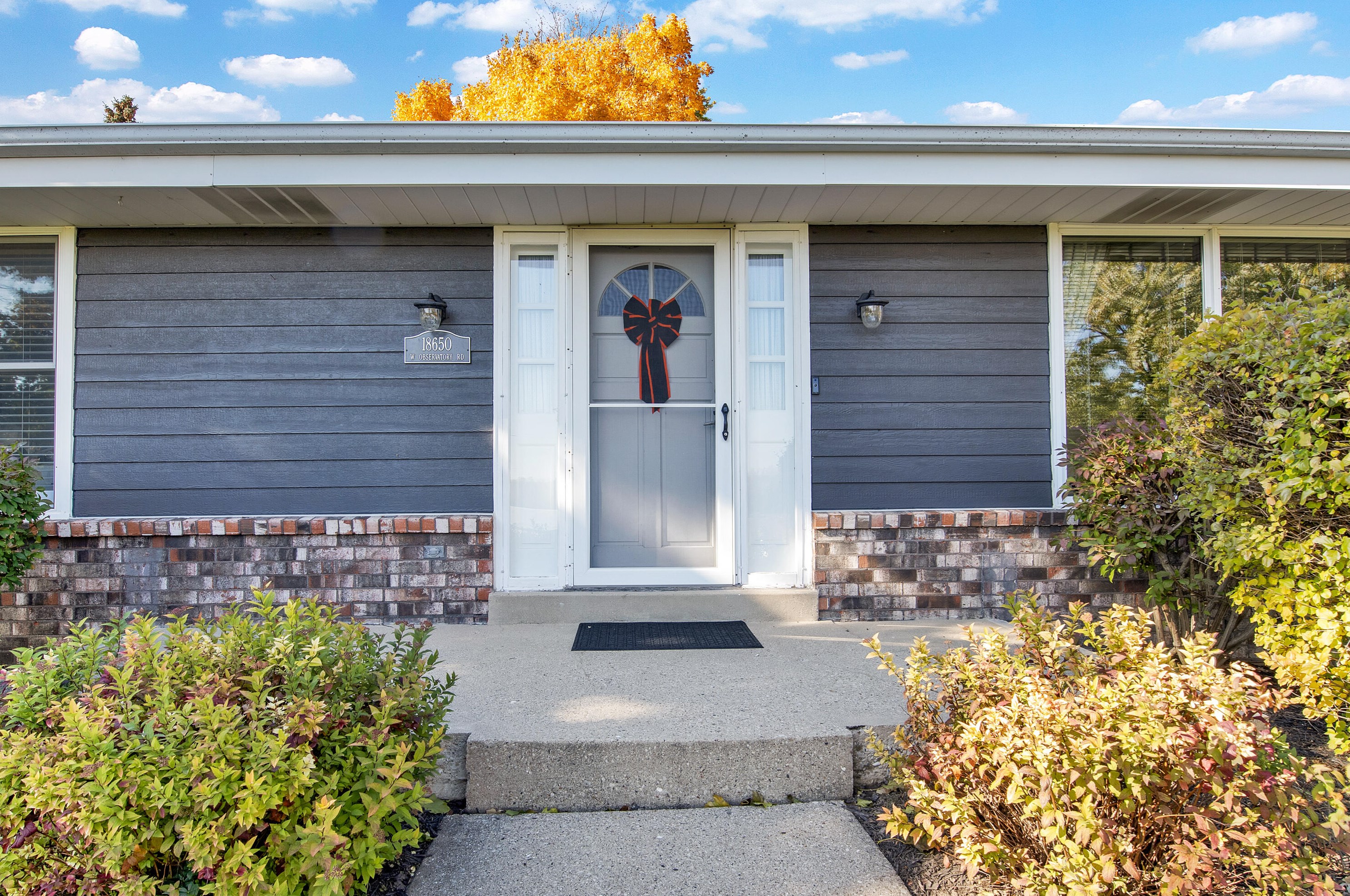 18650 W Observatory Rd, Waukesha, WI 53146