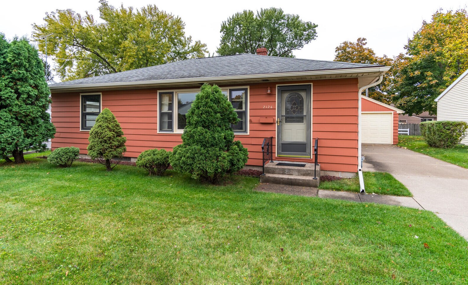 2126 Sunrise Dr, La Crosse, WI 54601