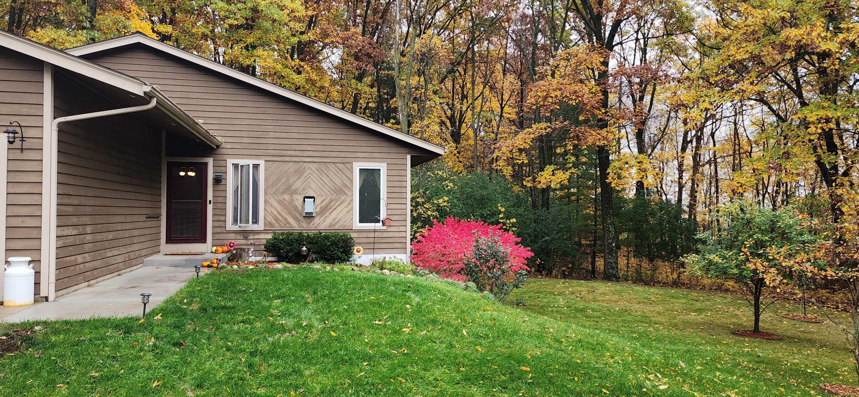7070 S Indian Lore Rd, West Bend, WI 53090