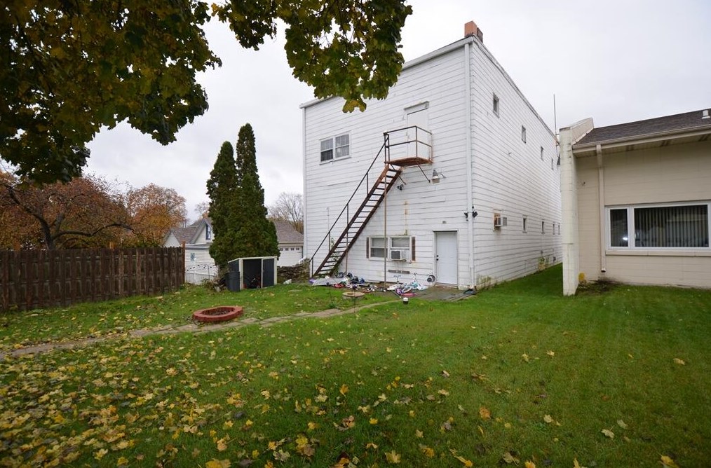 132 E Main St, Eagle, WI 53119