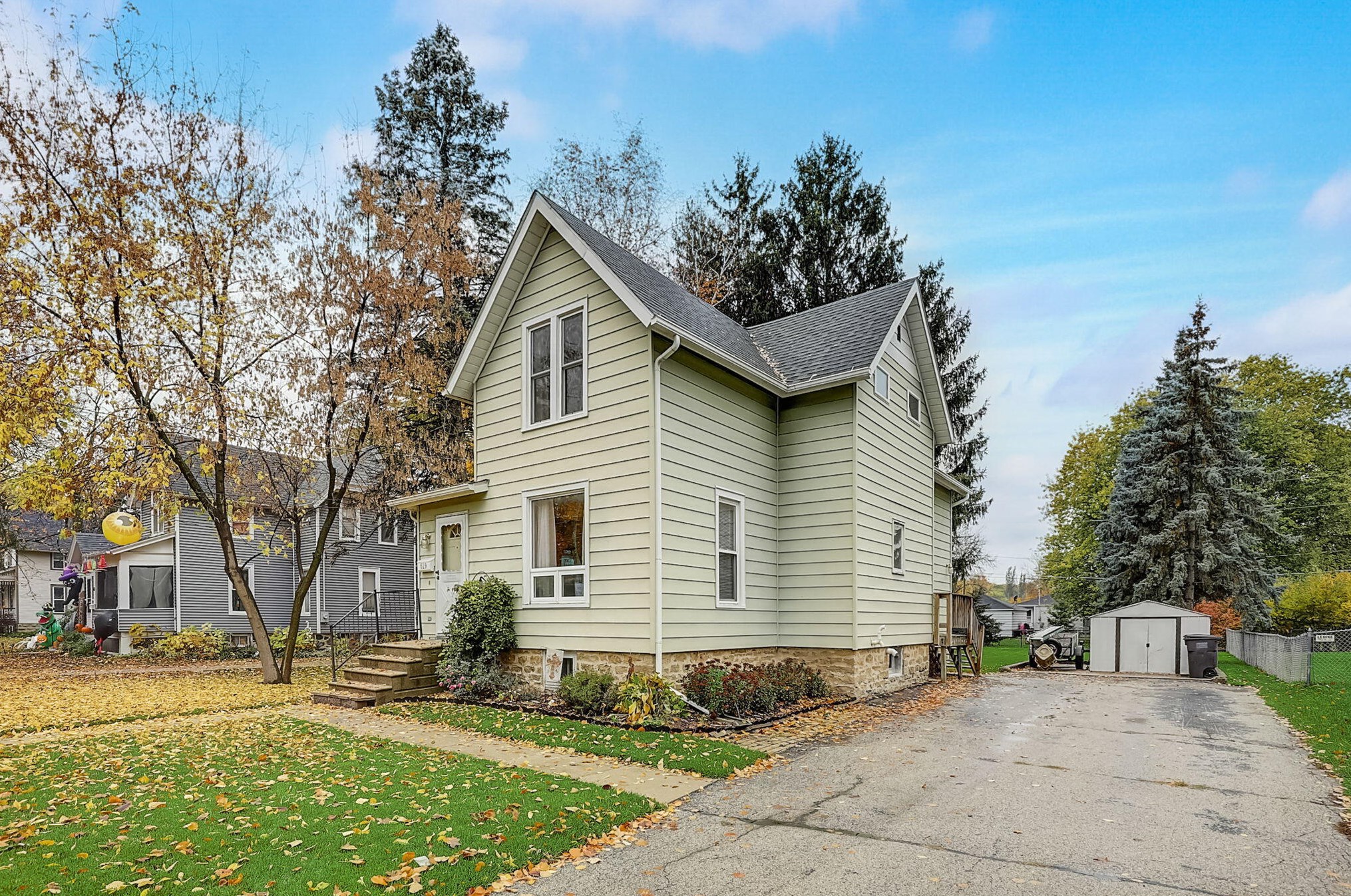 619 N Main St, Lake Mills, WI 53551