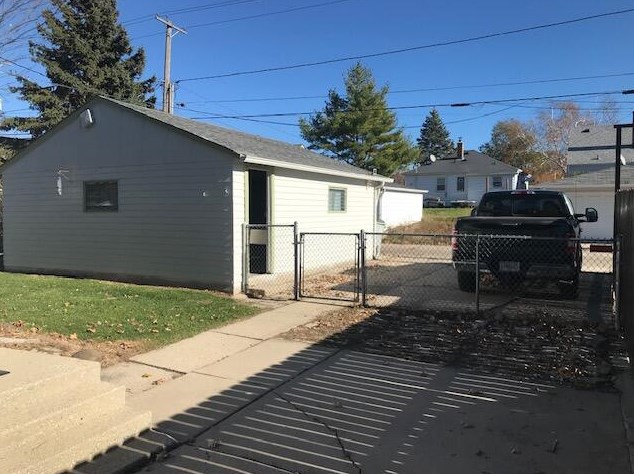 3584 S 20th St, Milwaukee, WI 53221