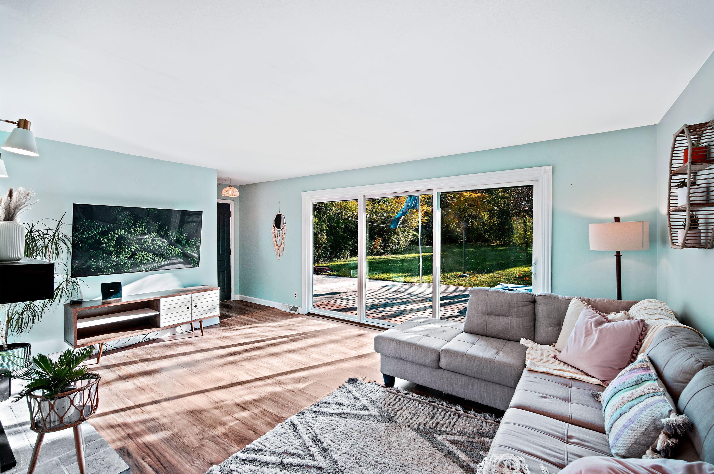 11321 Bridget Ln, Hales Corners, WI 53130-2427
