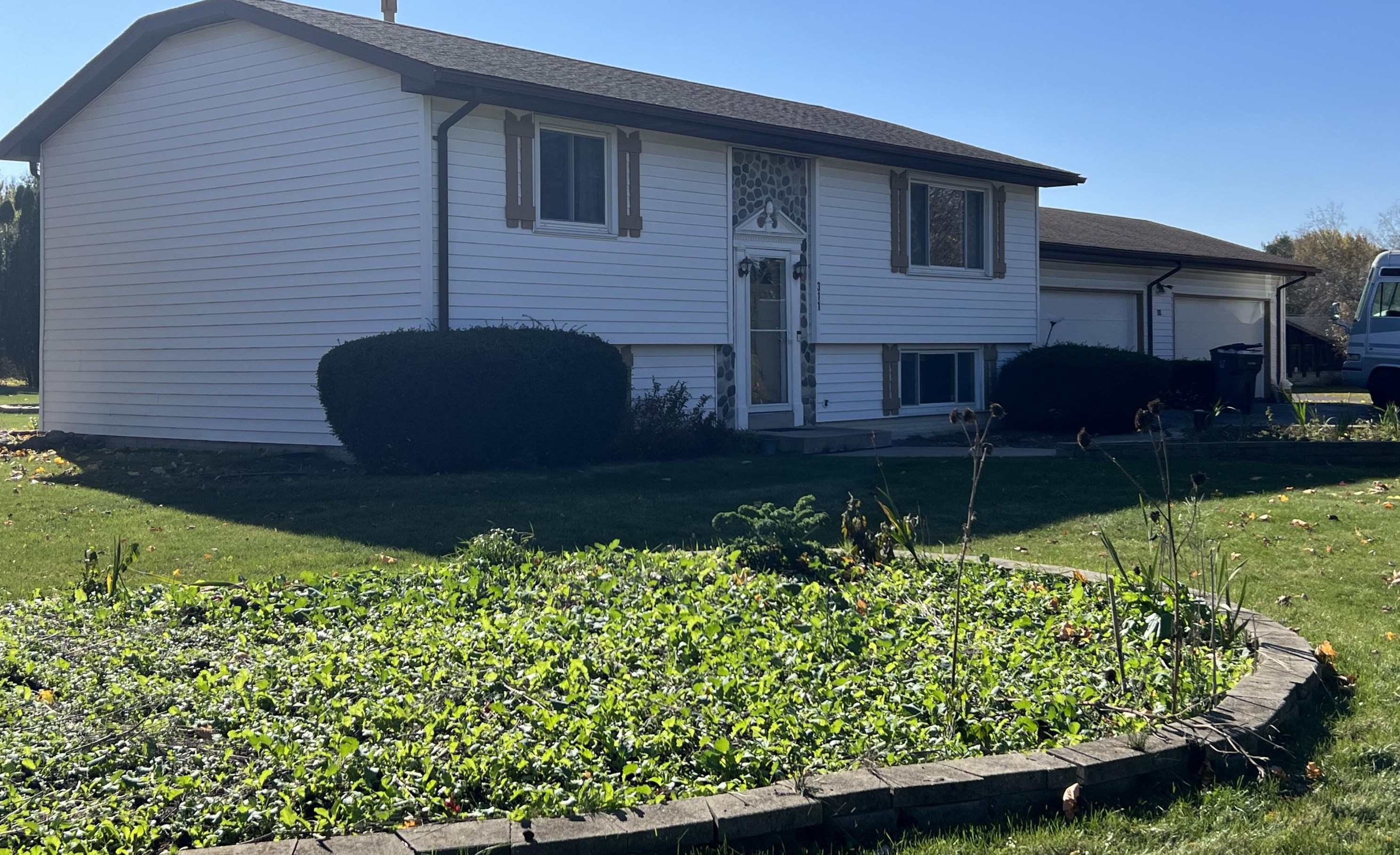 311 Porthamel Ct, Wales, WI 53183