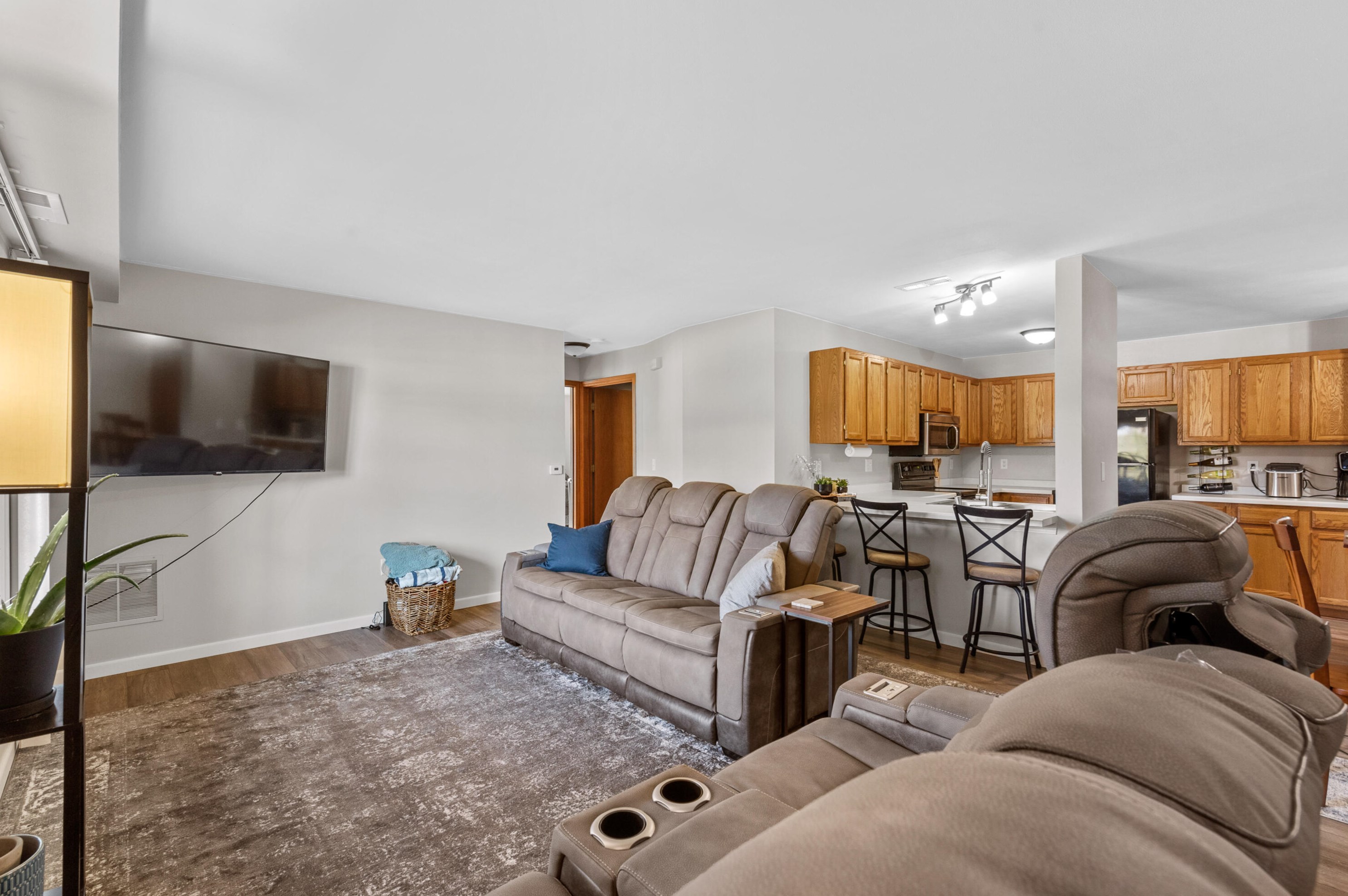 387 N Dries St #b, Saukville, WI 53080