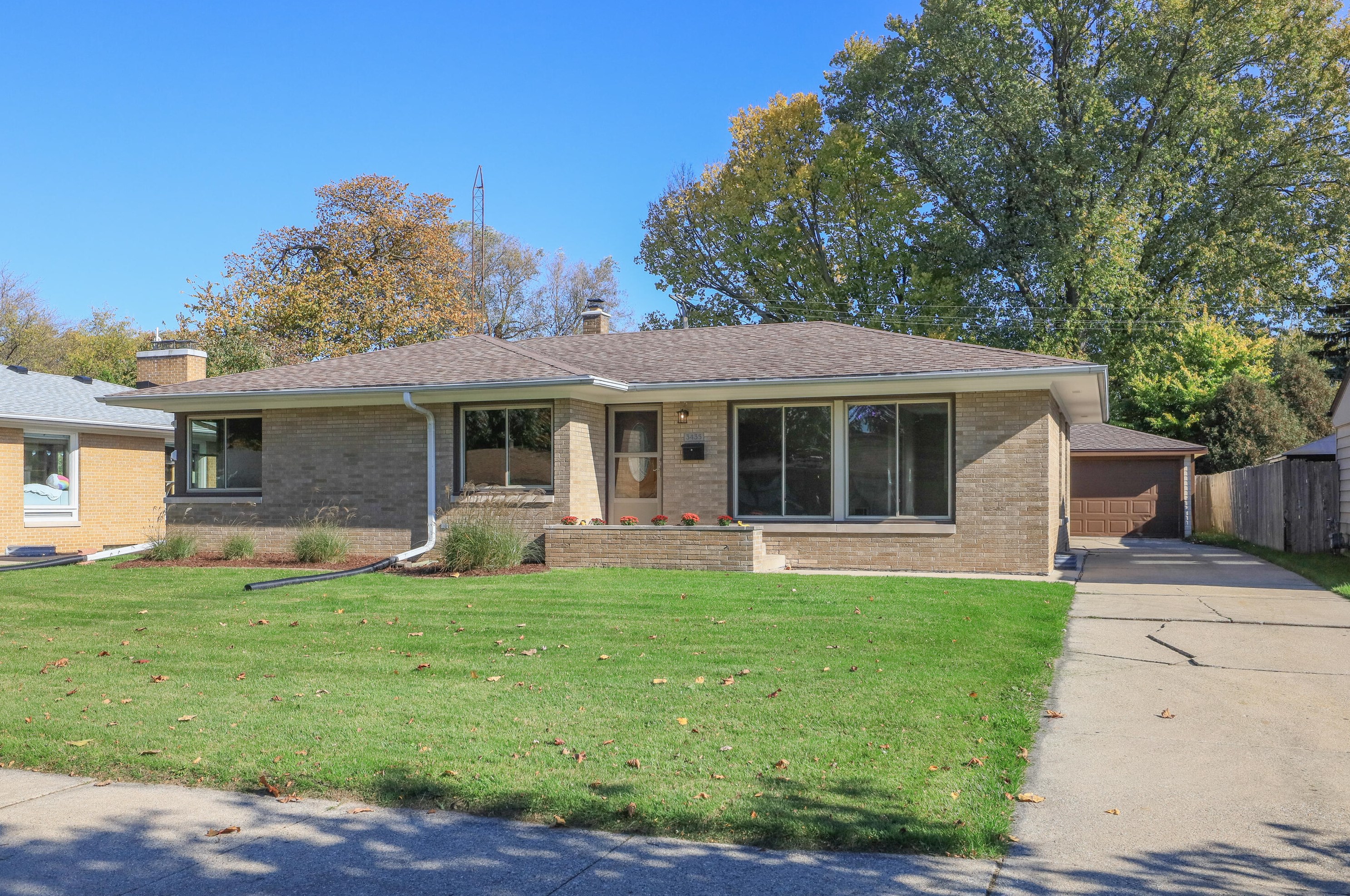 3435 Erie St, Racine, WI 53402-3854