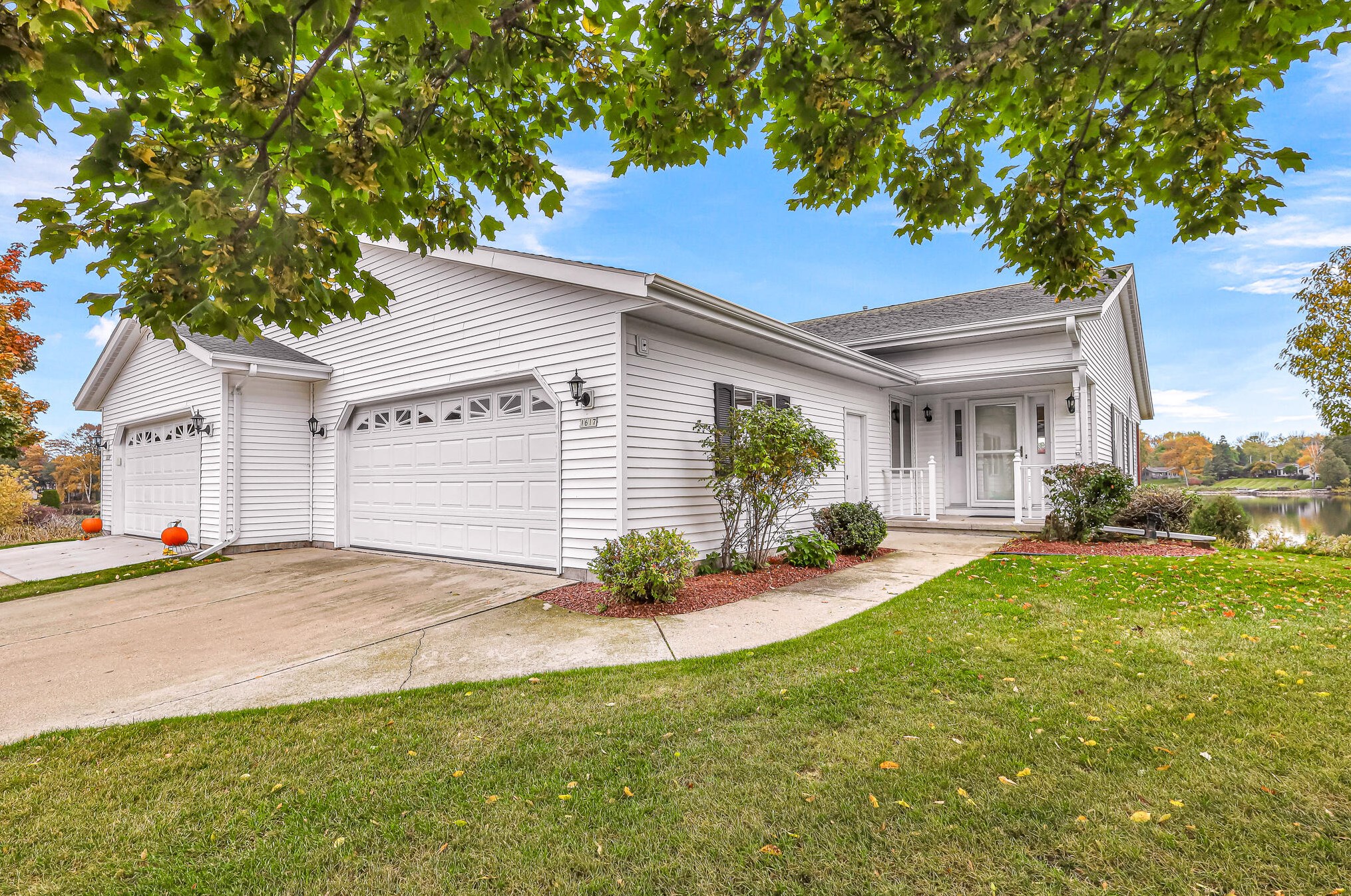 1617 Blue Heron Dr, Two Rivers, WI 54241