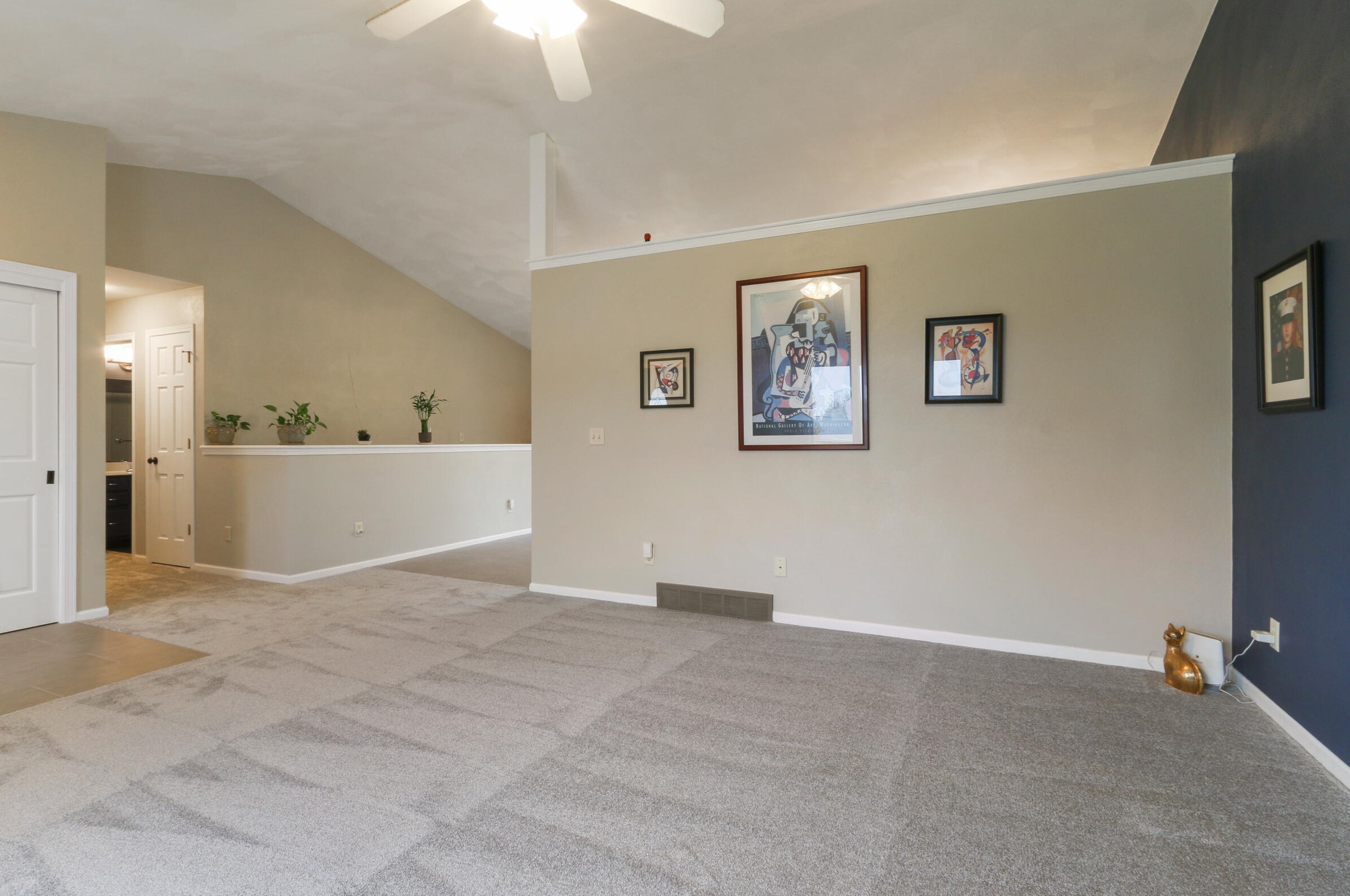 327 Grant St, Elkhorn, WI 53121-4383