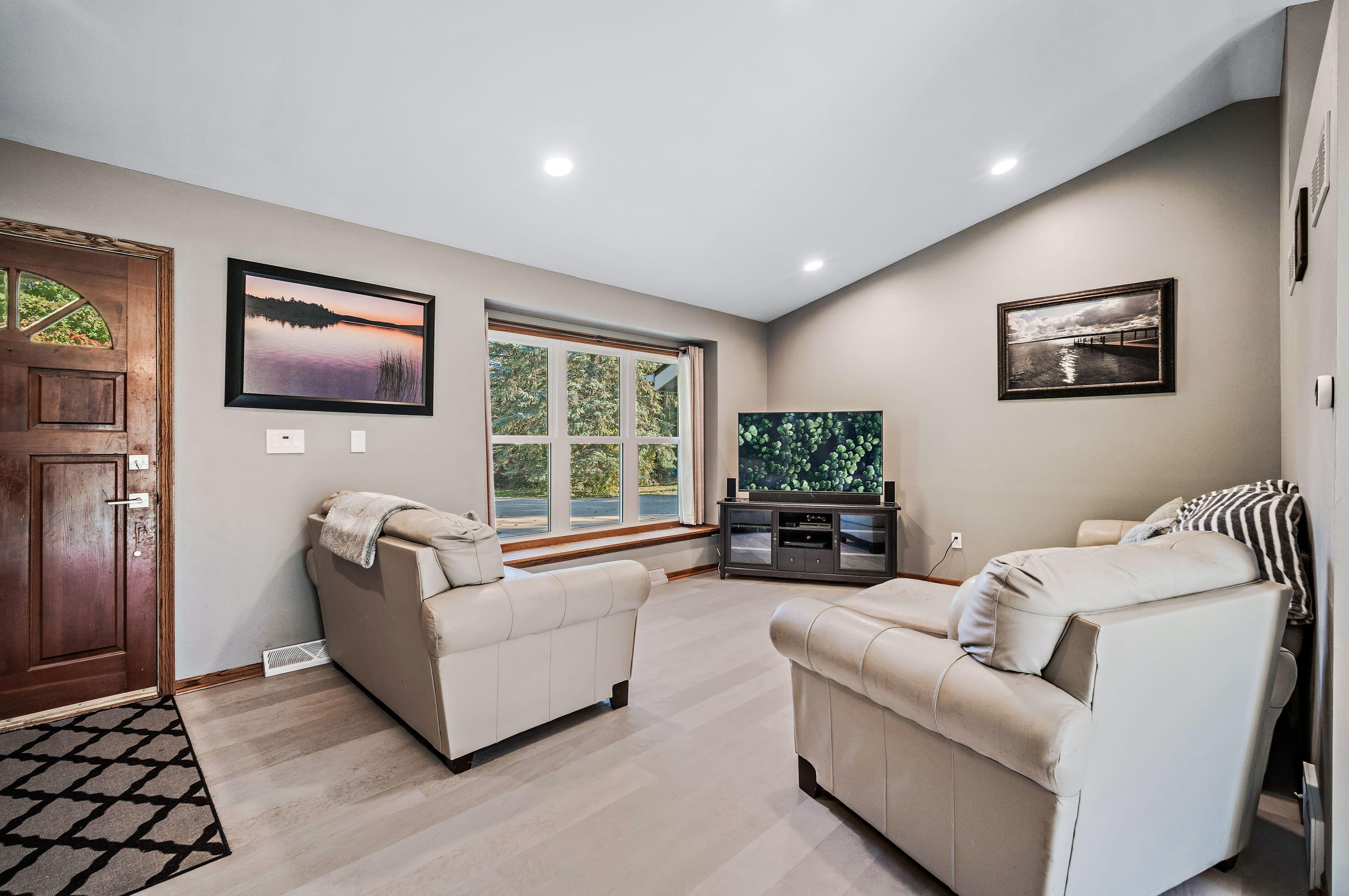 2835 Canyon Dr, Jackson, WI 53037
