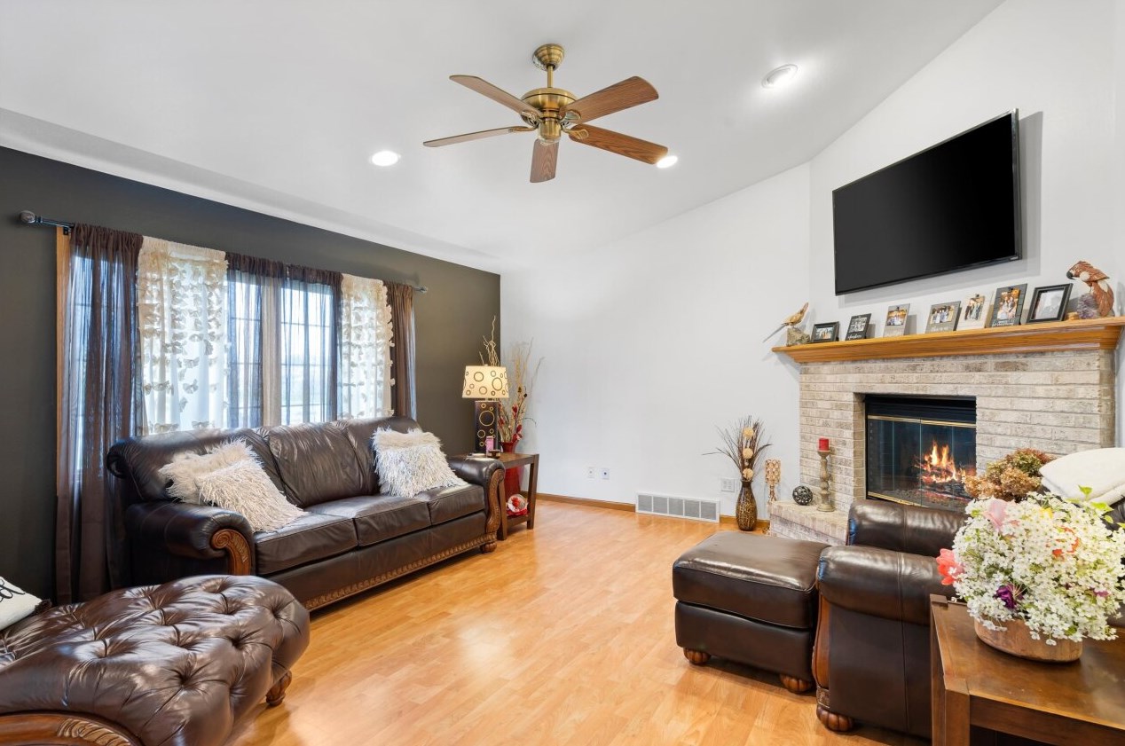 540 Wisconsin Ave, Oostburg, WI 53070-1258