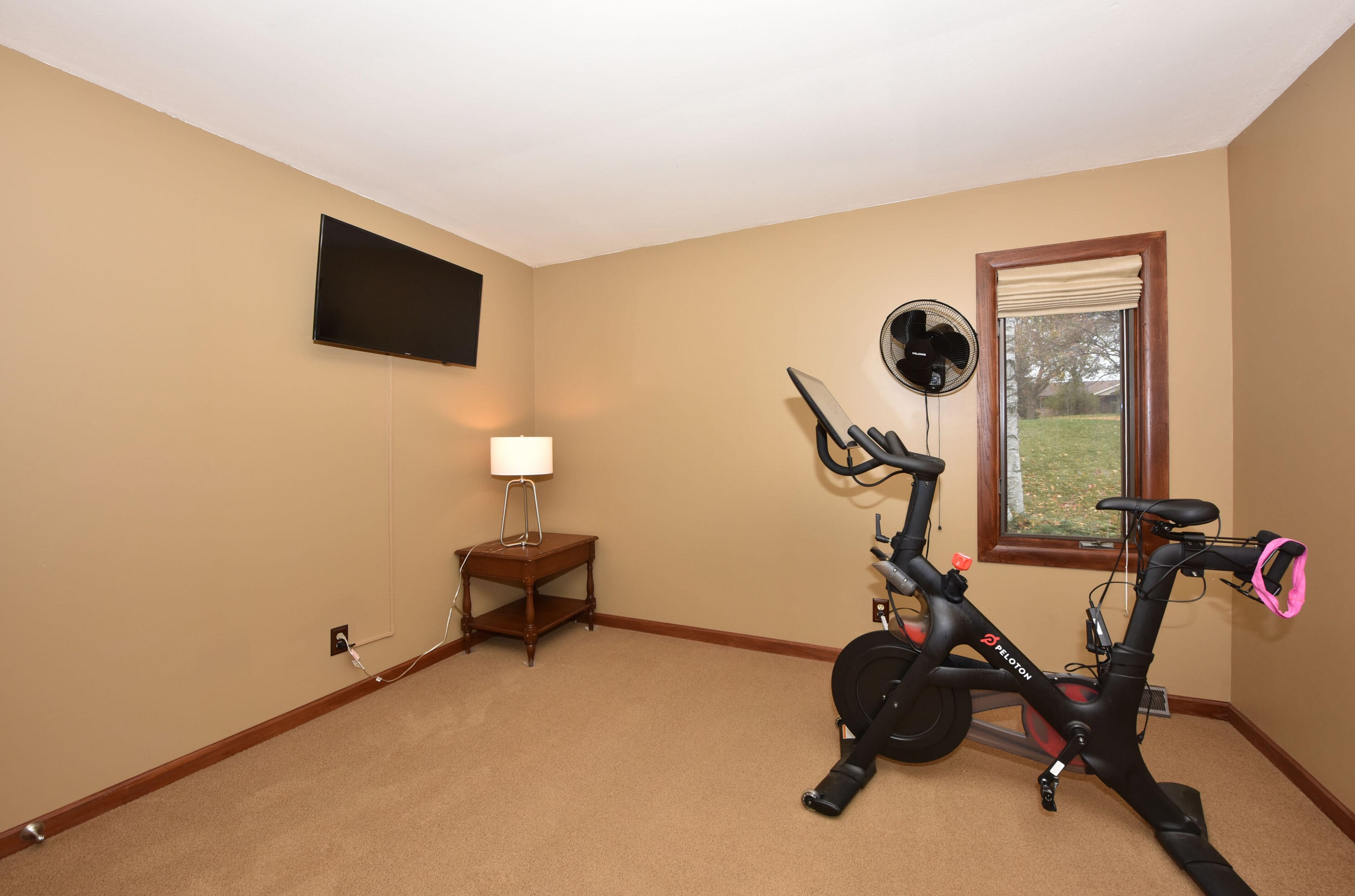 10057 Flagstone Dr, Cedarburg WI  53012-8822 exterior
