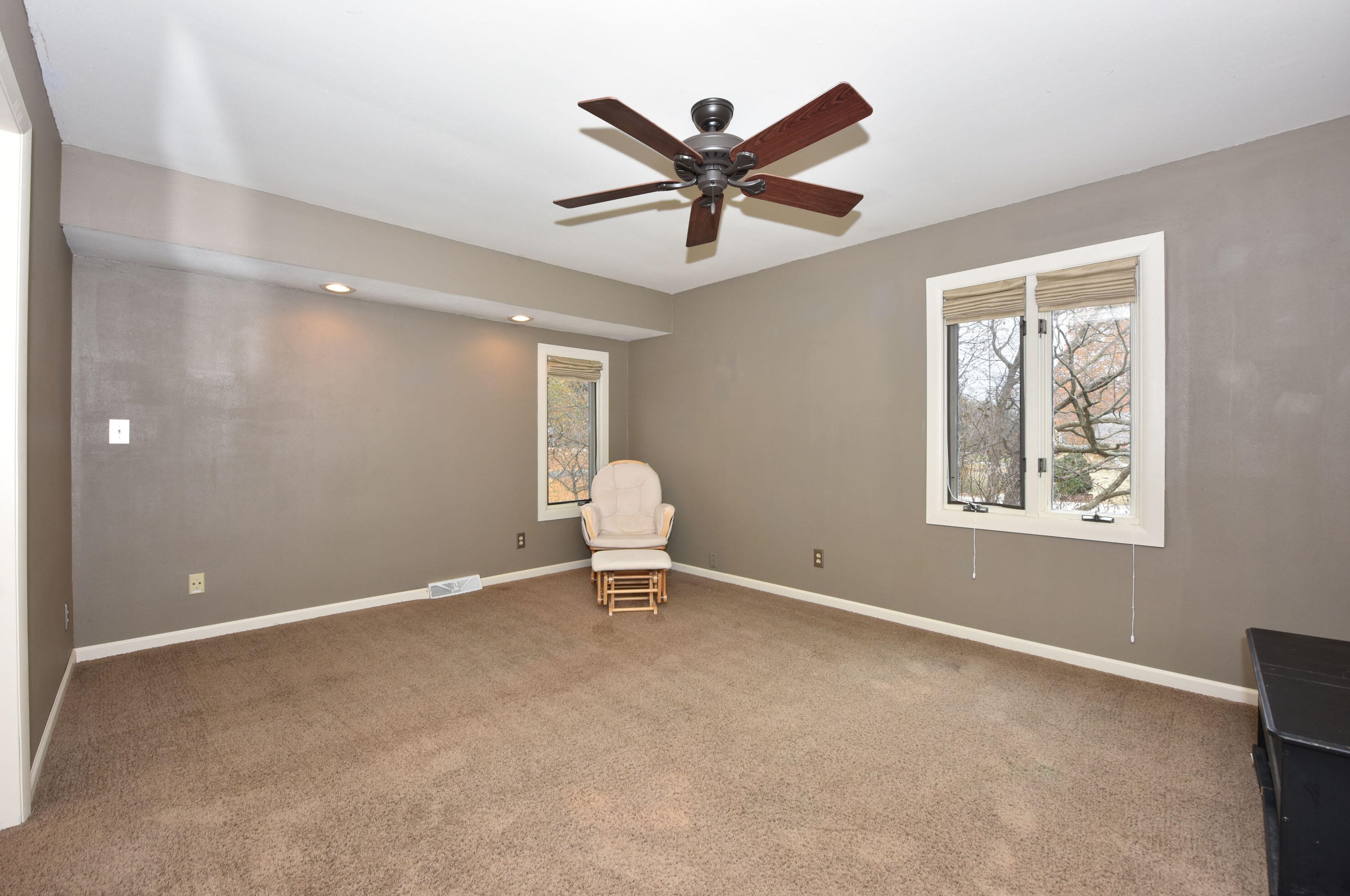10057 Flagstone Dr, Cedarburg WI  53012-8822 exterior
