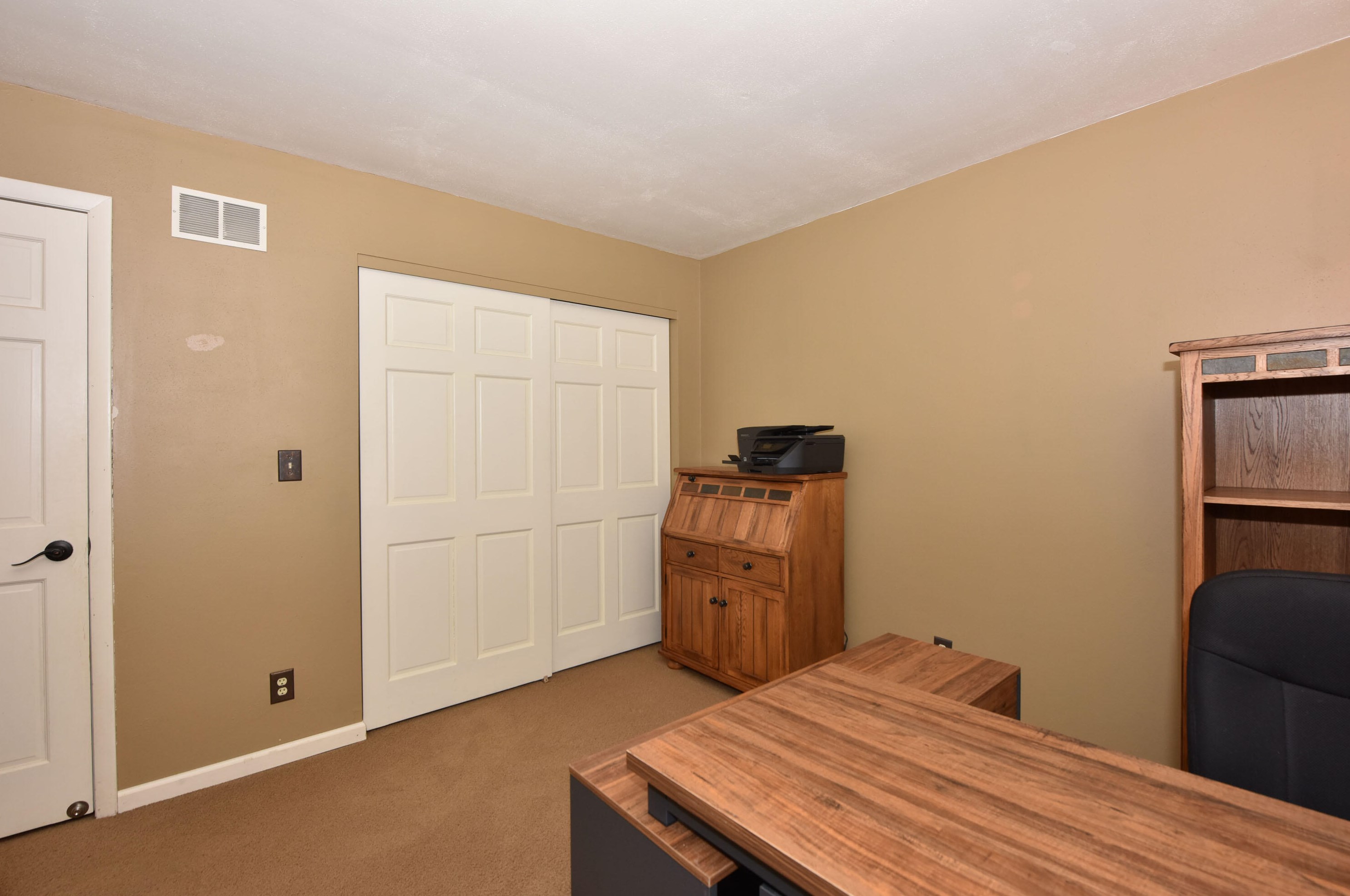 10057 Flagstone Dr, Cedarburg WI  53012-8822 exterior