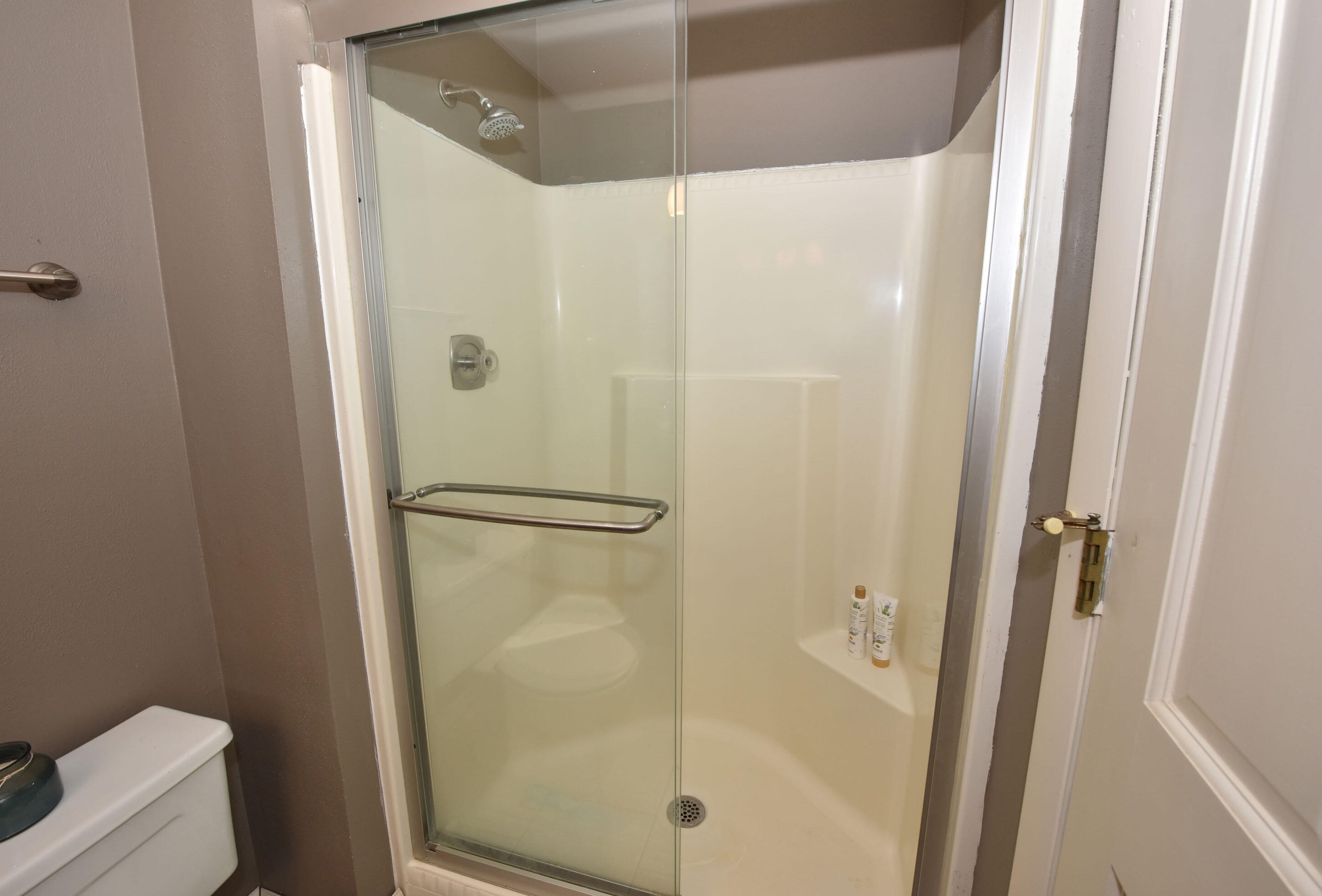 10057 Flagstone Dr, Cedarburg WI  53012-8822 exterior