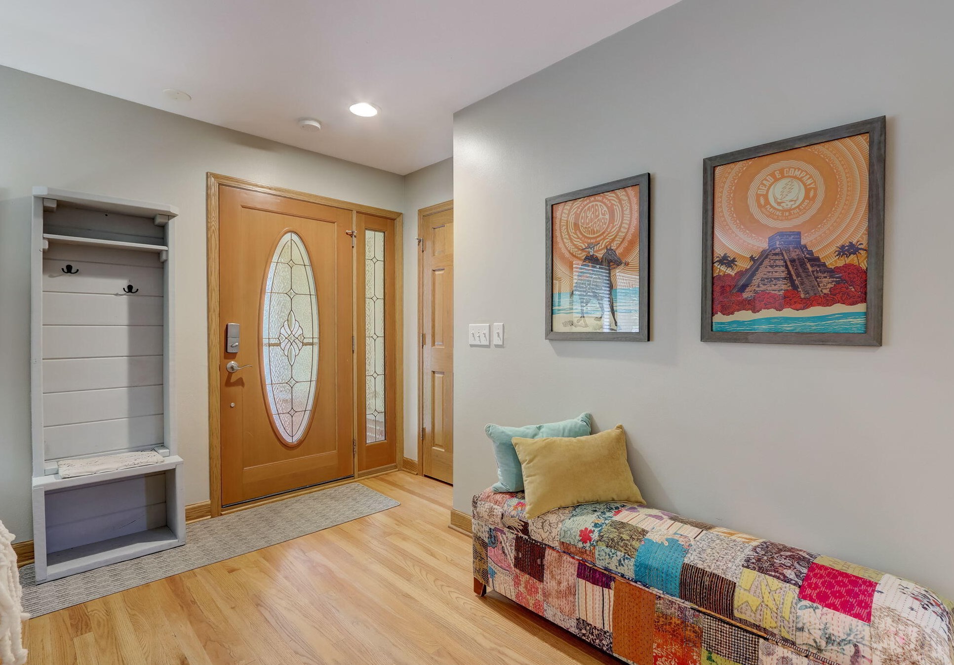 422 W Revere Rd, Thiensville, WI 53092