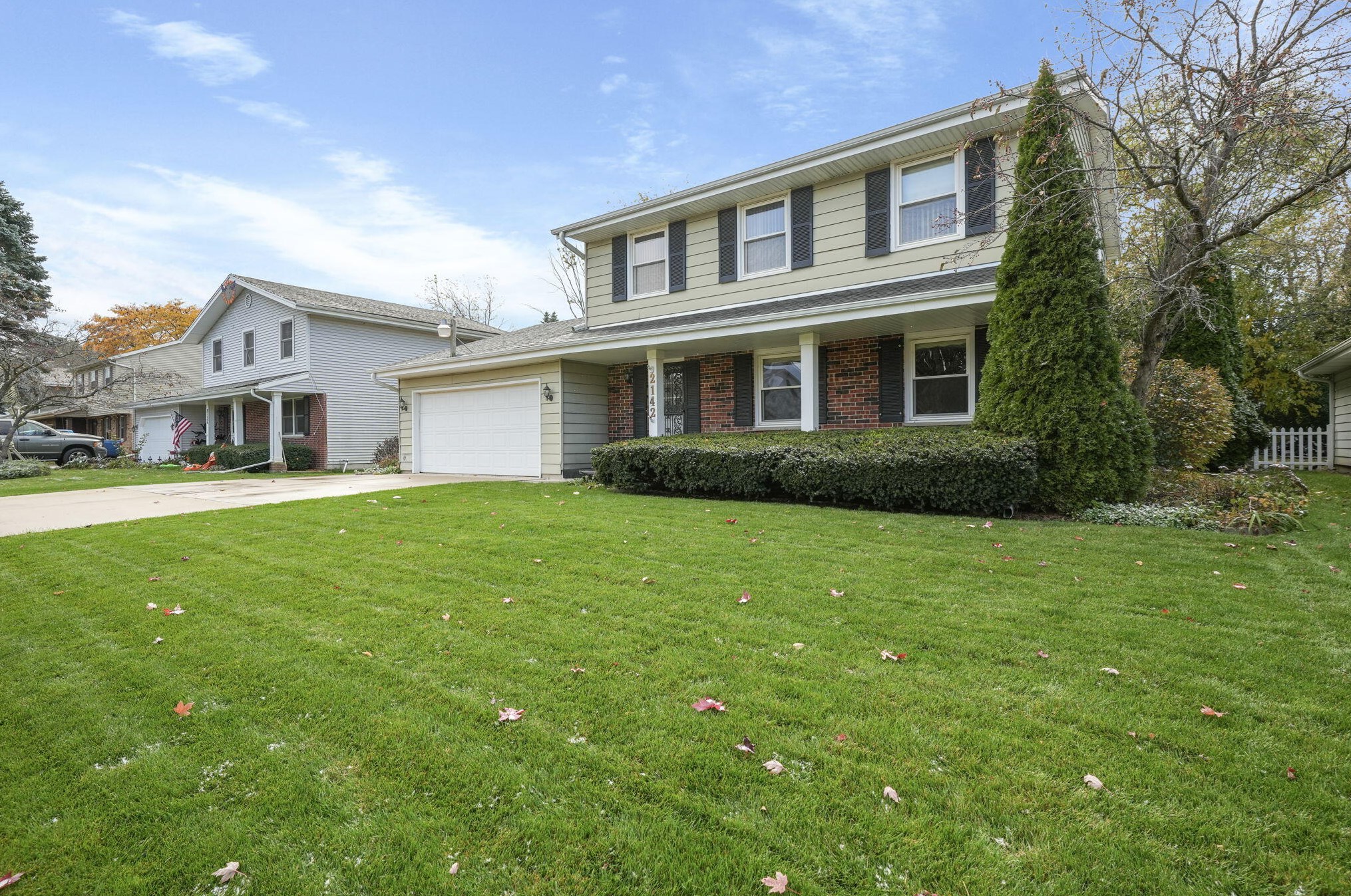 2142 Grand Prix Dr, Racine, WI 53406-2219