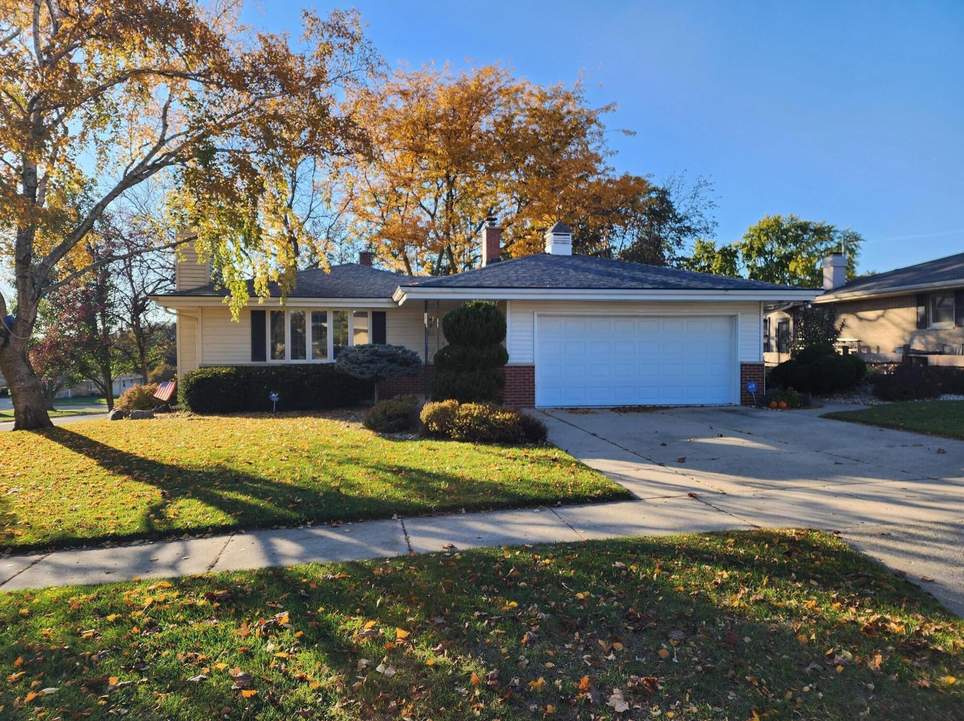 365 Donald Dr, Lyons, WI 53105-2018