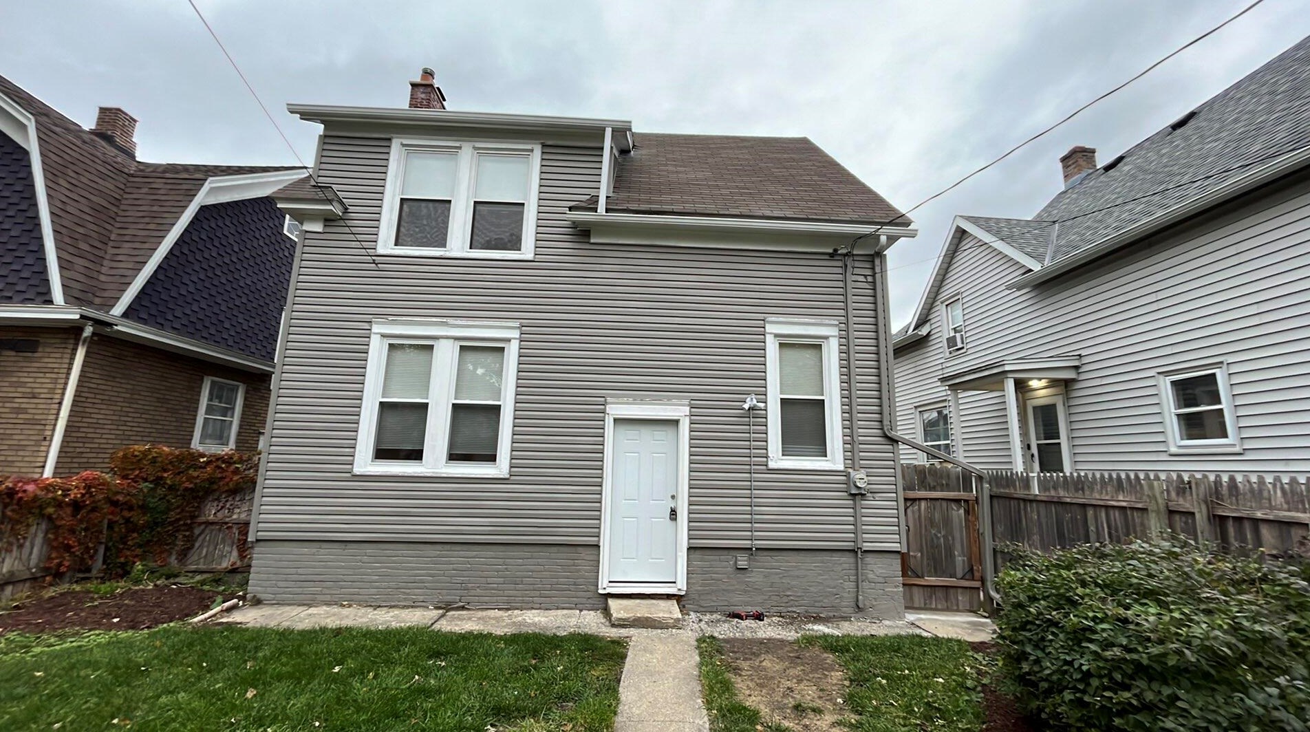 2817 Wright Ave, Racine, WI 53405-5010