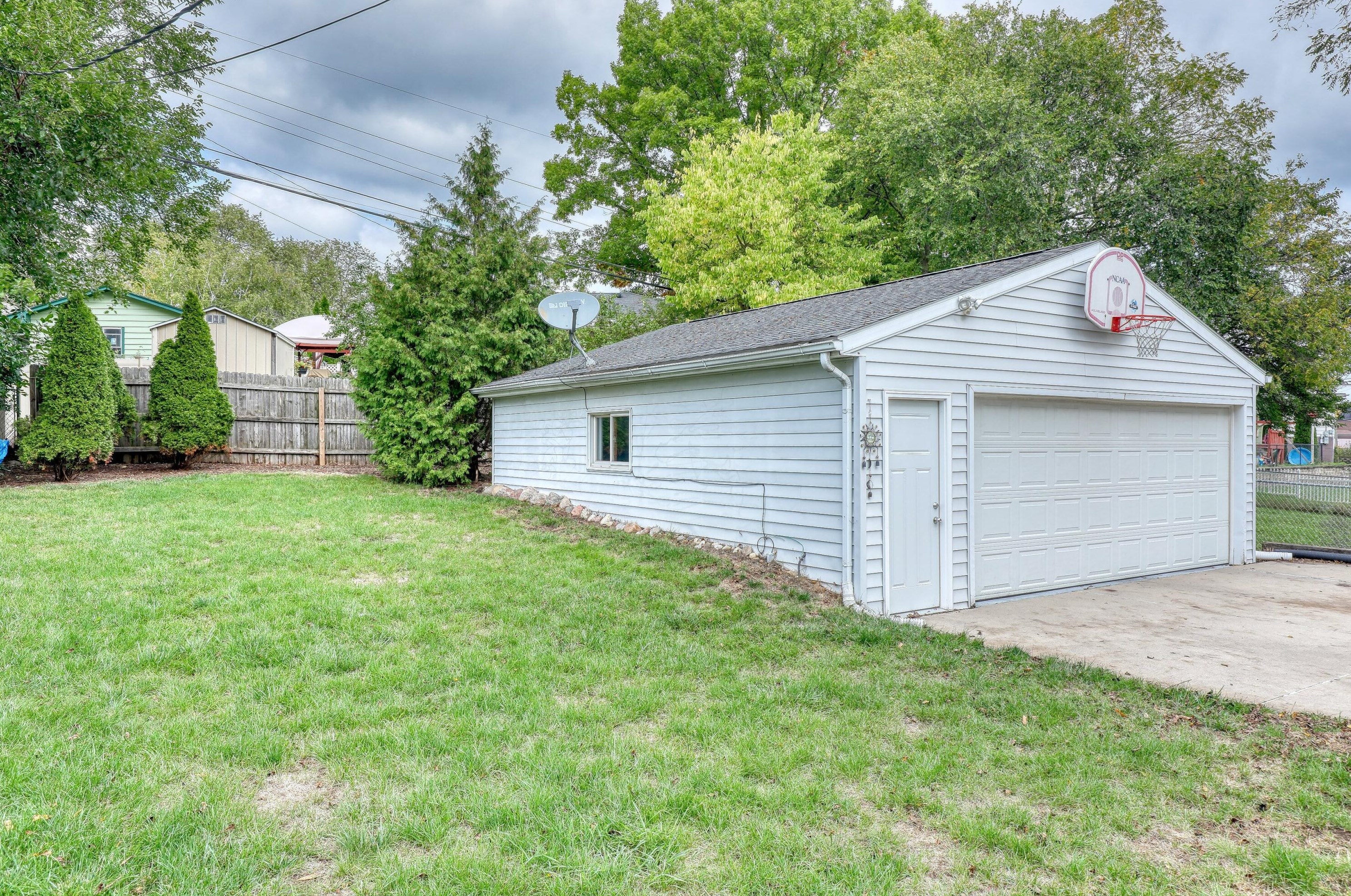 808 Michigan Ave, Waukesha, WI 53188