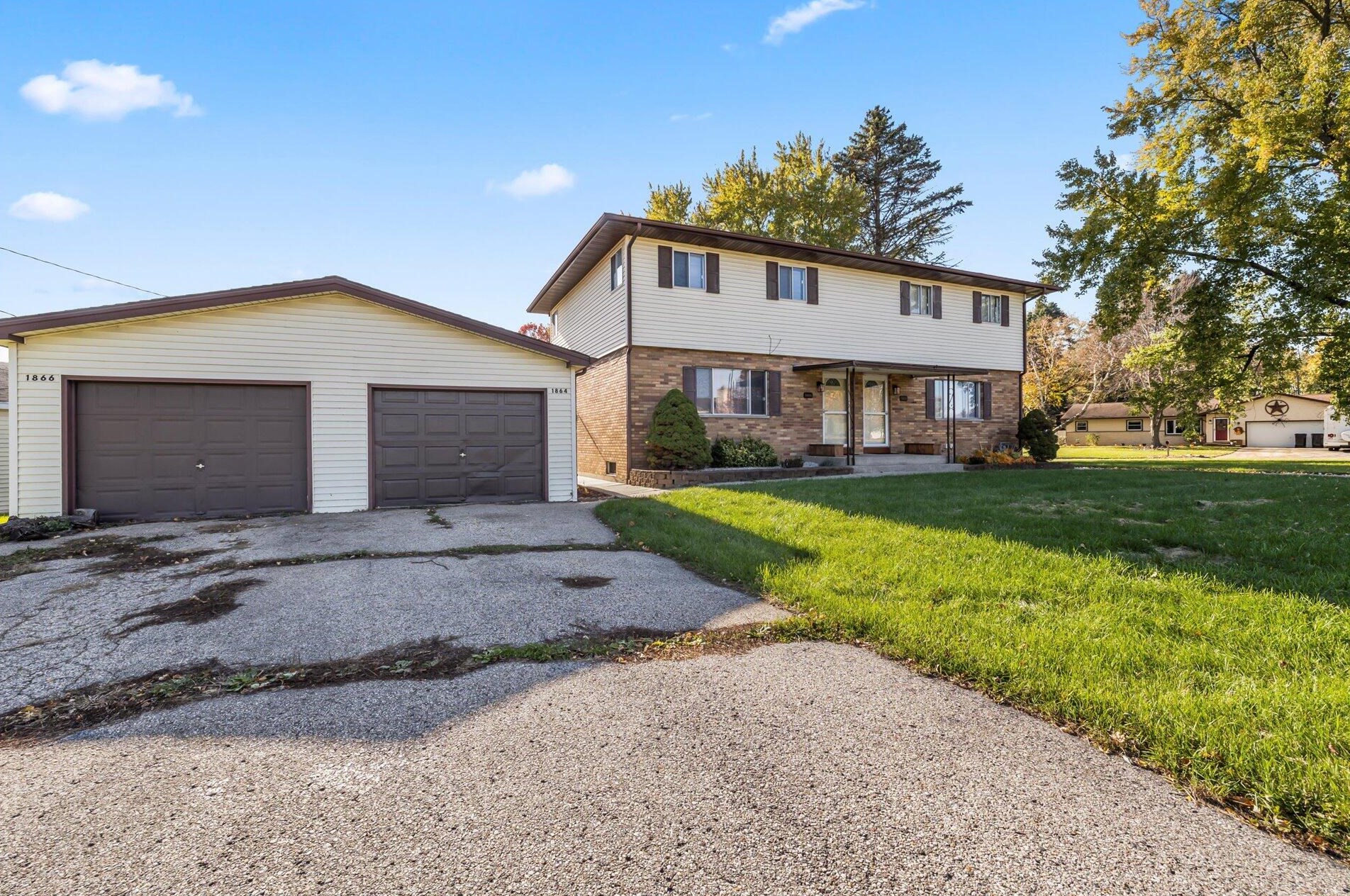 1864 Murphy Woods Rd, Beloit, WI 53511-2682