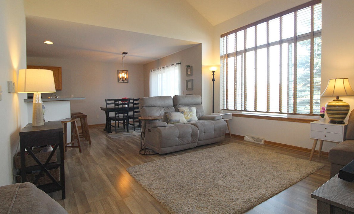 810 Cumberland Ln, Port Washington, WI 53074-9692